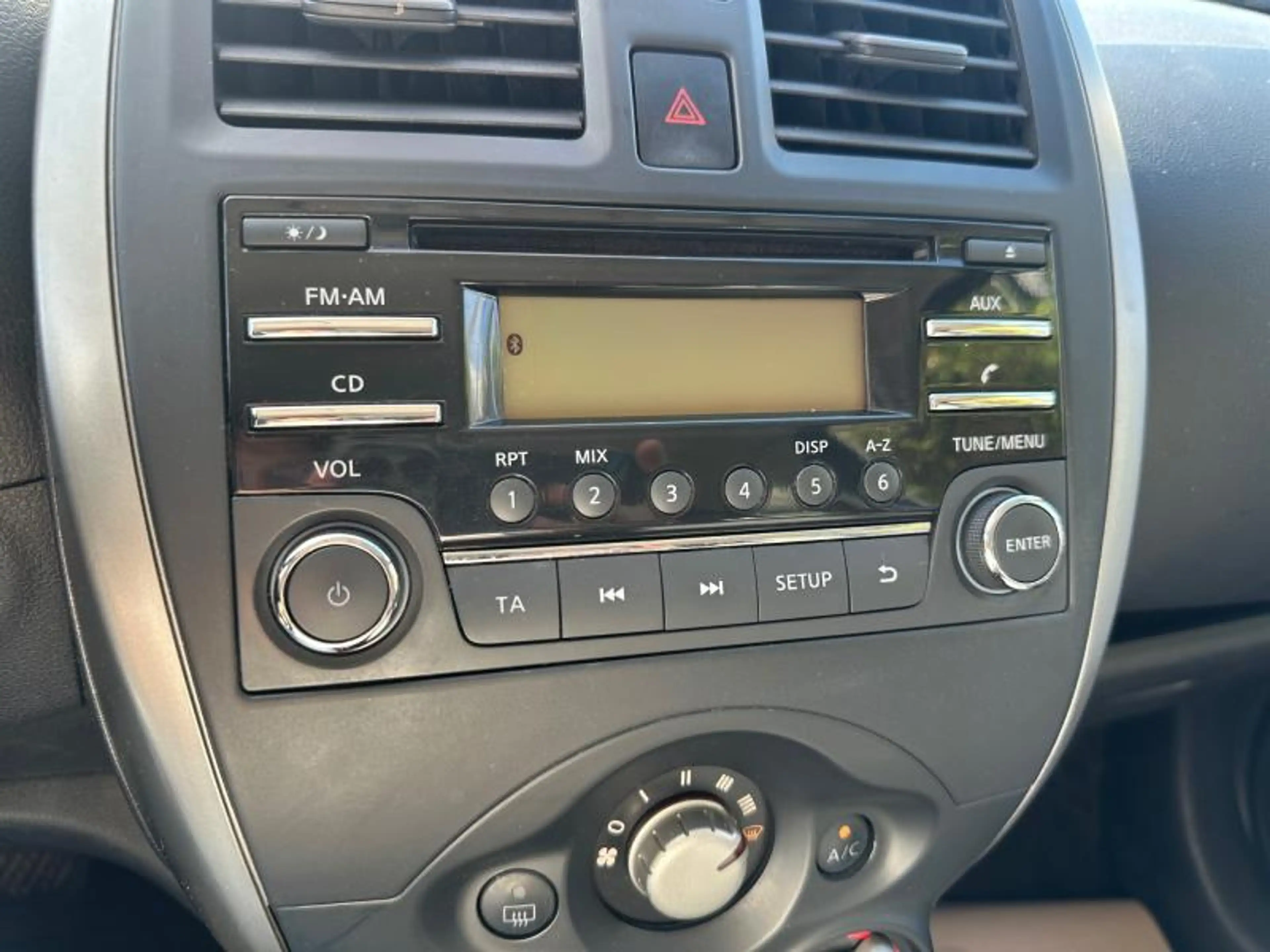Nissan Micra 1.2 80cv Automatique bleu 06/15 Airco Cruise Radio — photo 15