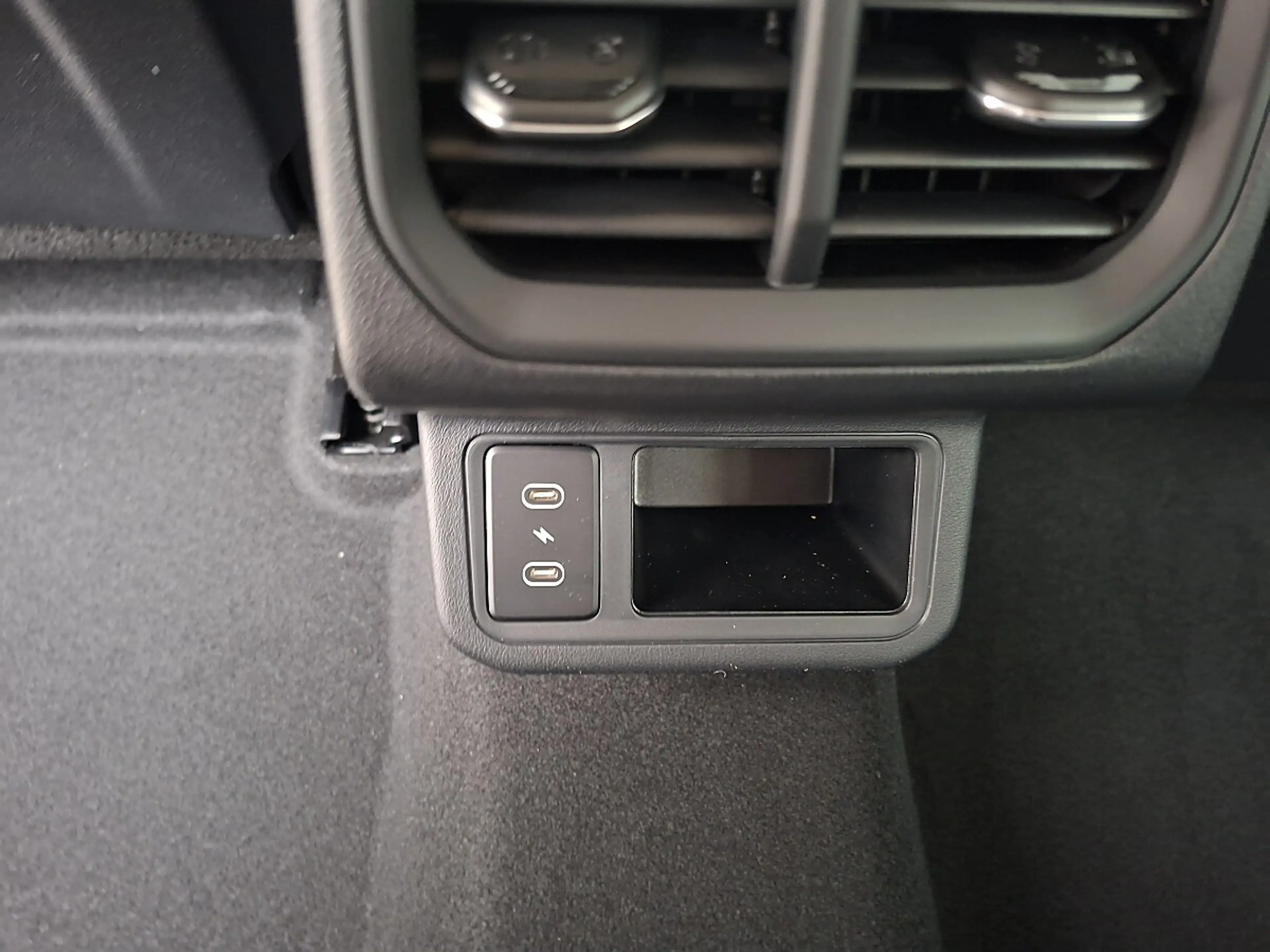 Kia K4 Silber-Ausstattung DCT.7 — photo 18
