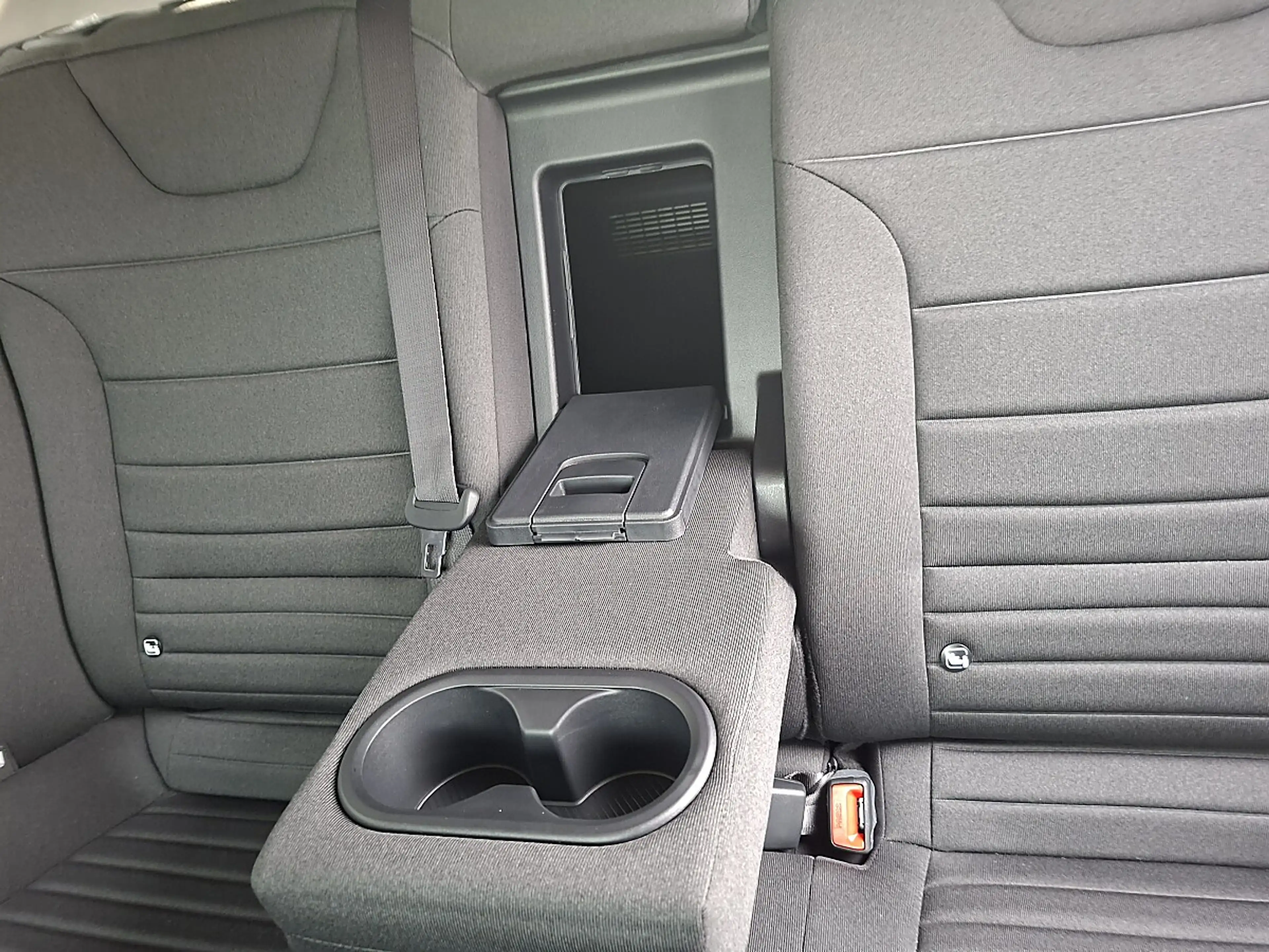 Kia K4 Silber-Ausstattung DCT.7 — photo 19