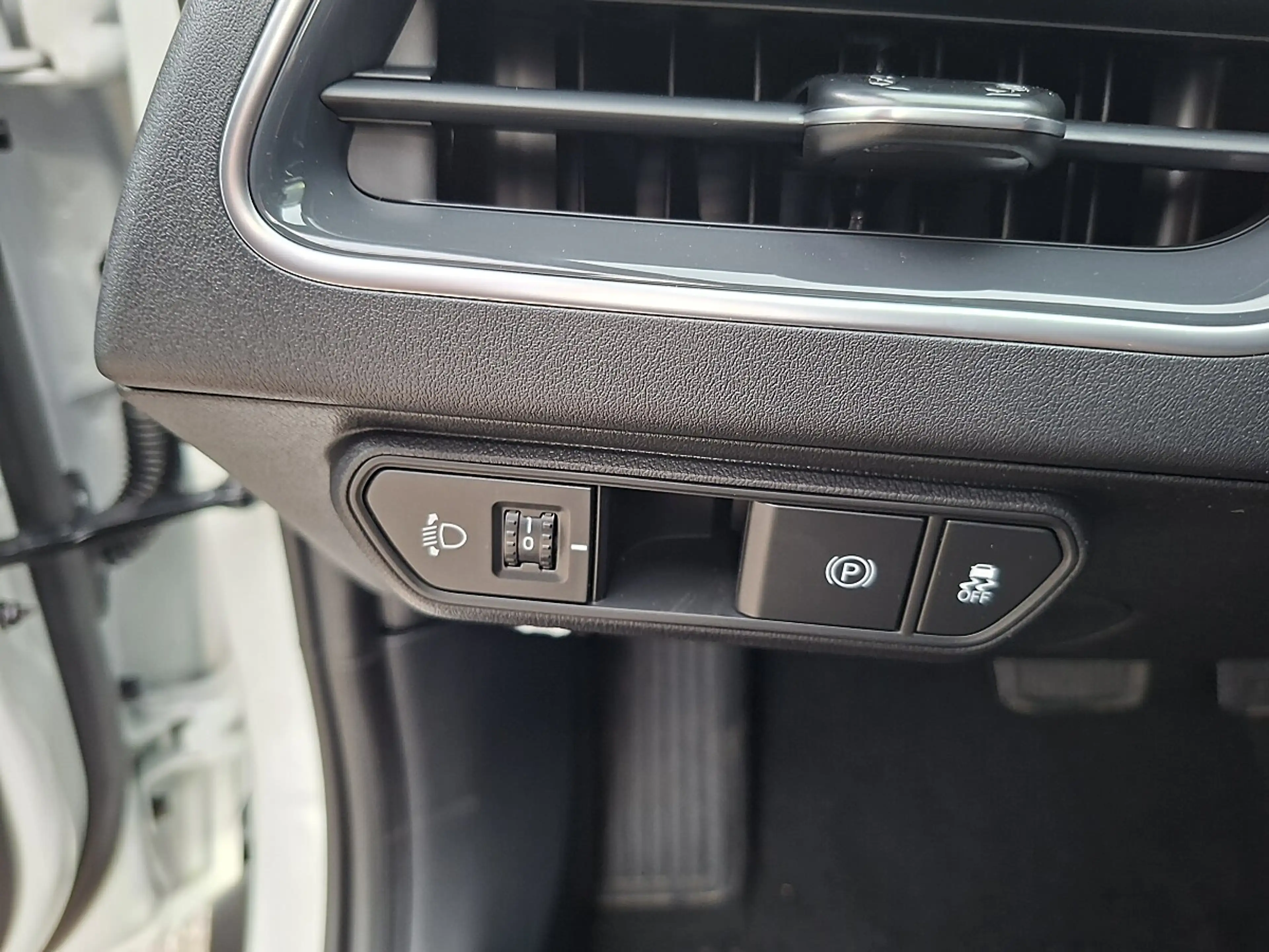 Kia K4 Silber-Ausstattung DCT.7 — photo 10