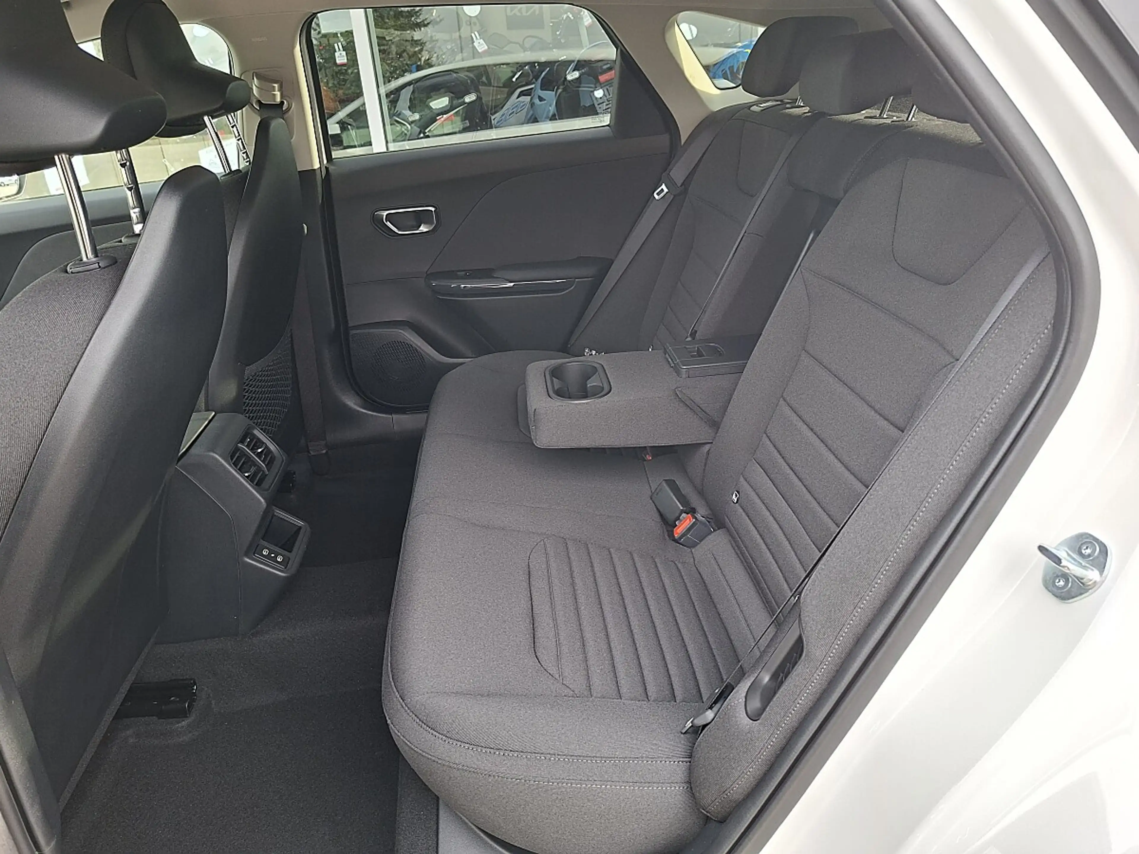 Kia K4 Silber-Ausstattung DCT.7 — photo 17