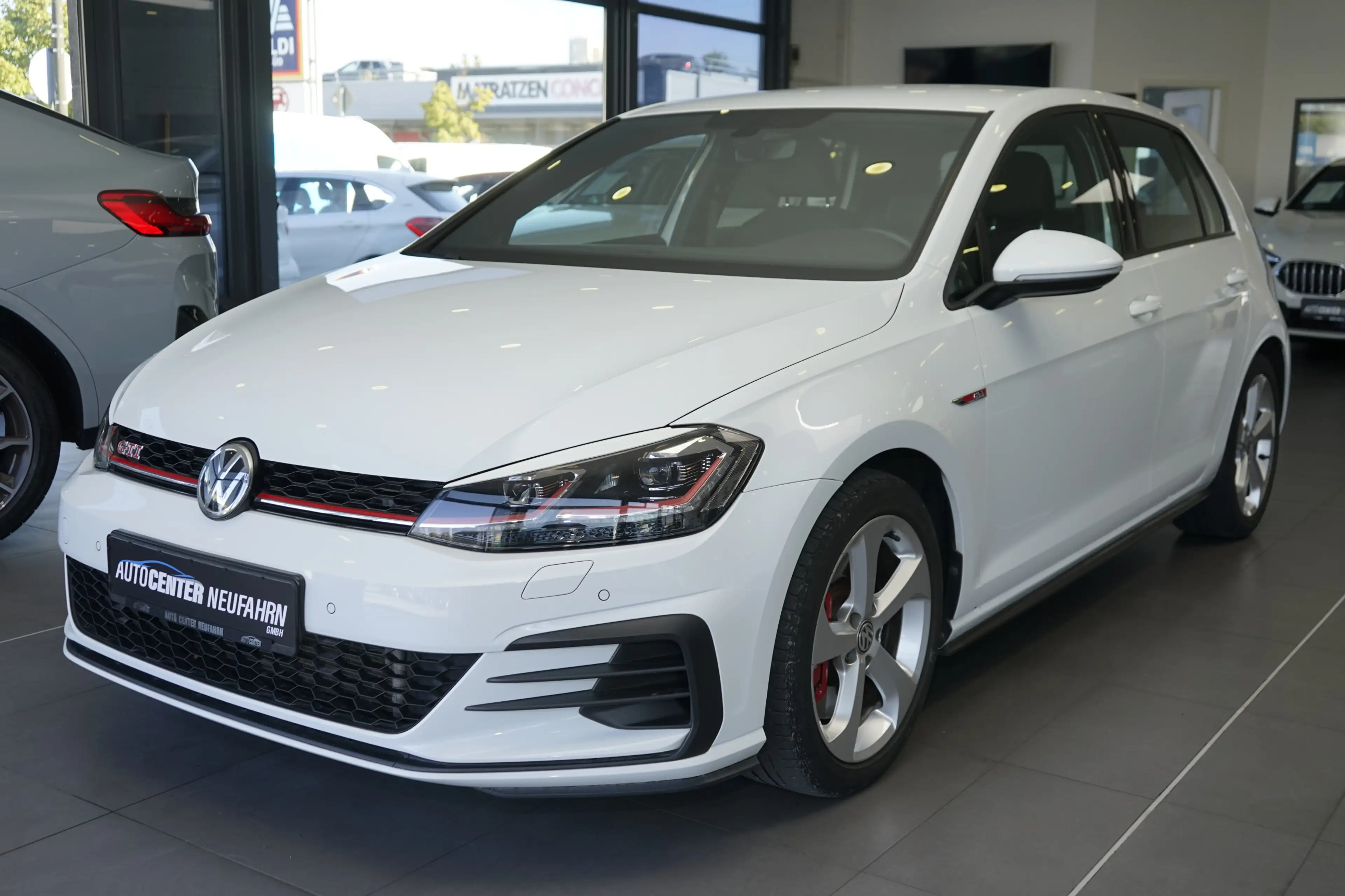 Volkswagen Golf GTI 2.0 TSI OPF DSG Performance GTI+PDC+KLIMA+Wintersa — photo 3