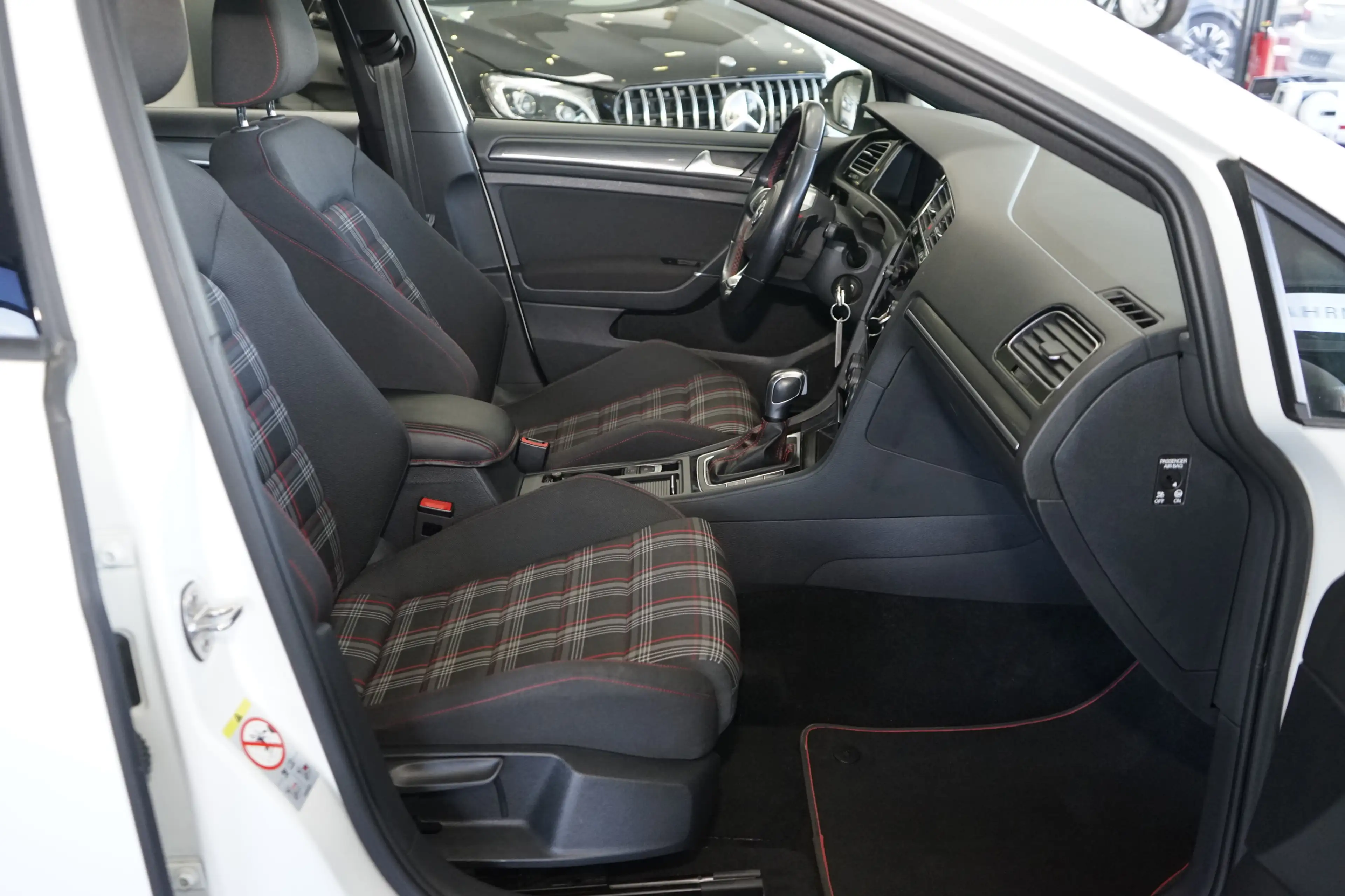 Volkswagen Golf GTI 2.0 TSI OPF DSG Performance GTI+PDC+KLIMA+Wintersa — photo 10