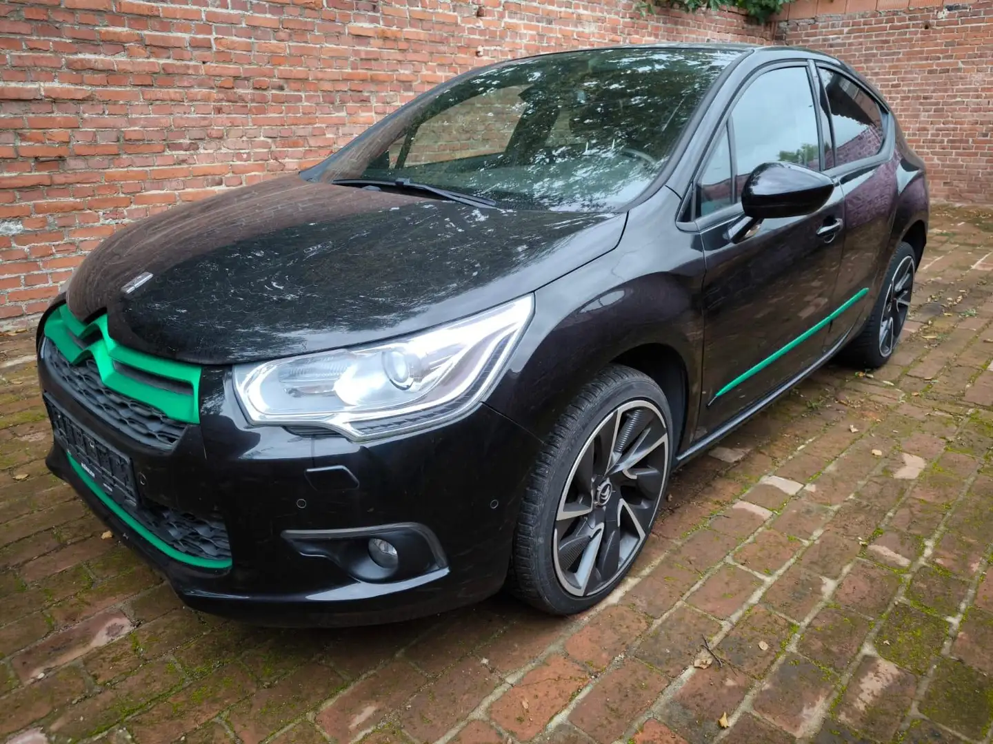 Citroen DS4 SportChic 1.6 16V MKL ist aktiv Schwarz - 1