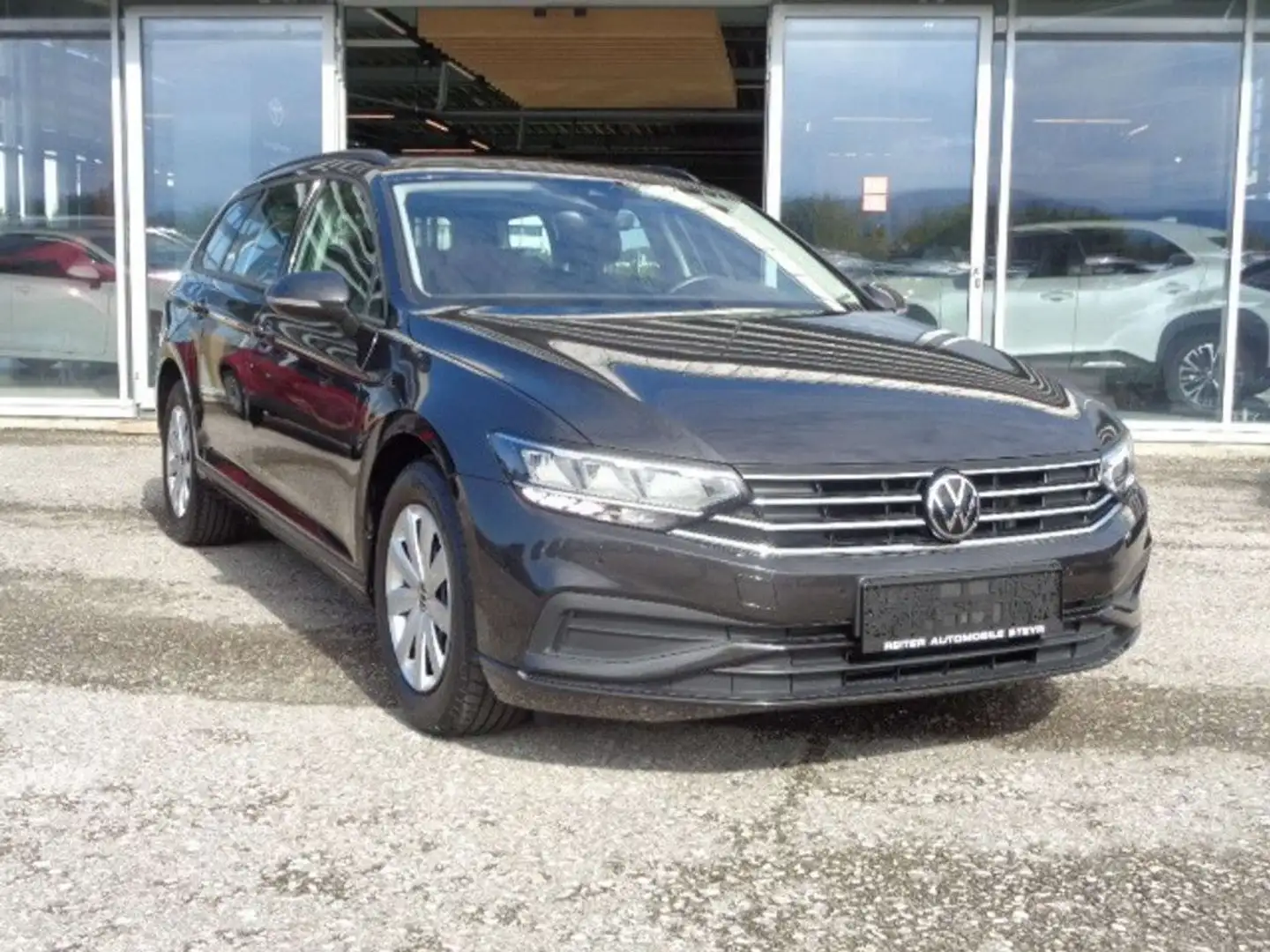 Volkswagen Passat 2,0 SCR TDI DSG Schwarz - 1