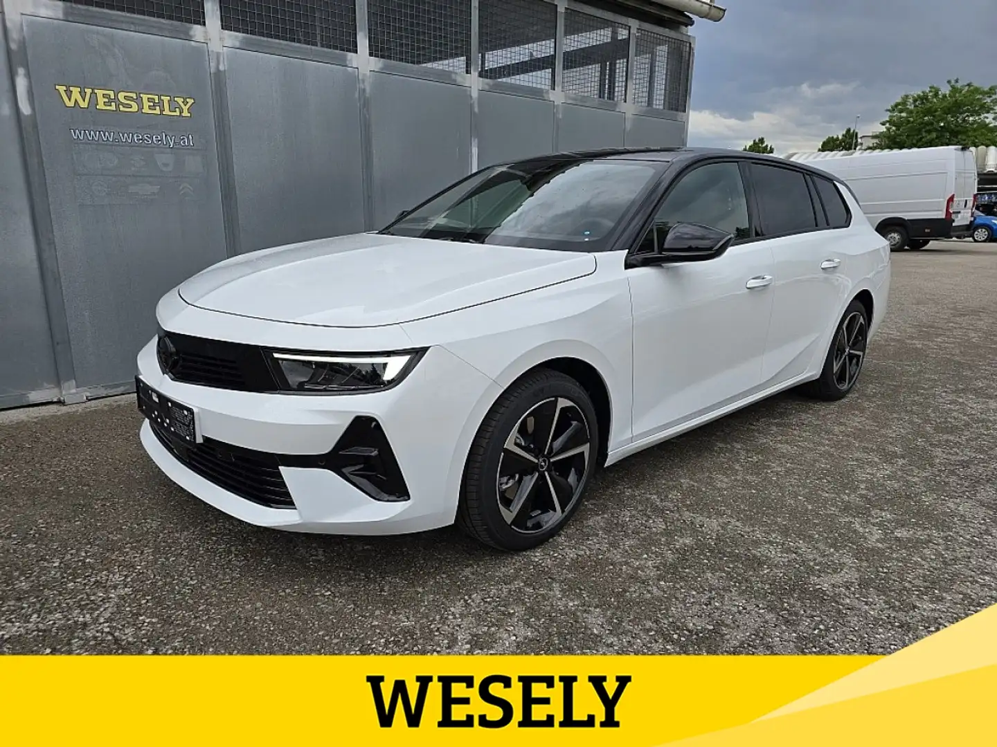 Opel Astra ST 1,2 Turbo GS Weiß - 1
