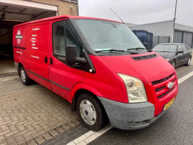 Ford Transit view 4