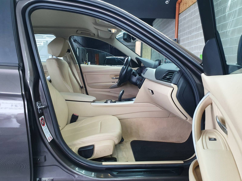 BMW 318 🟢DIESEL 143CV - FULL CARNET - BOITE AUTO - CAPTEURS — photo 15
