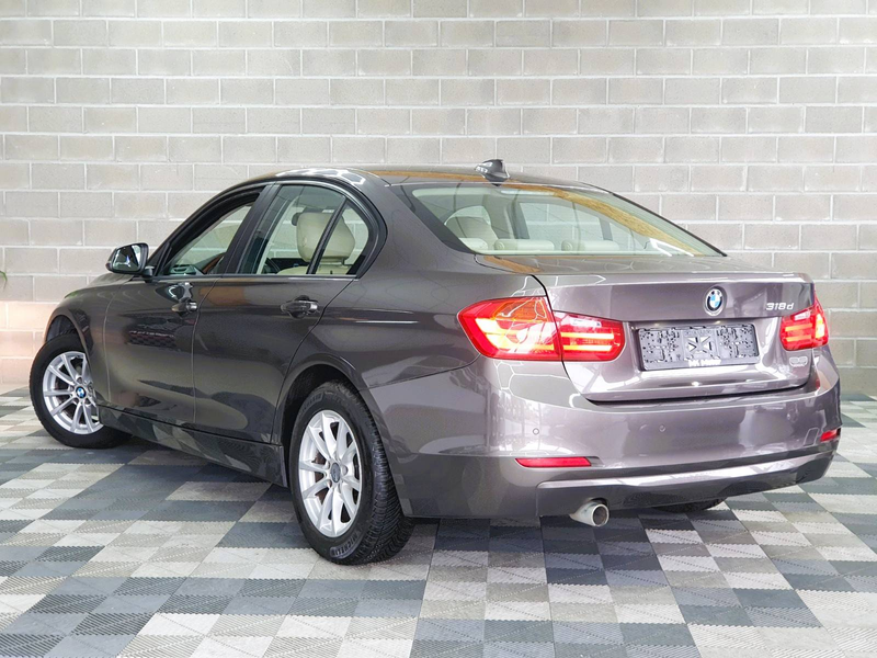 BMW 318 🟢DIESEL 143CV - FULL CARNET - BOITE AUTO - CAPTEURS — photo 2