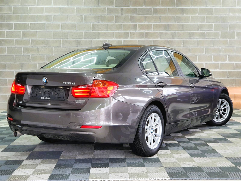 BMW 318 🟢DIESEL 143CV - FULL CARNET - BOITE AUTO - CAPTEURS — photo 4