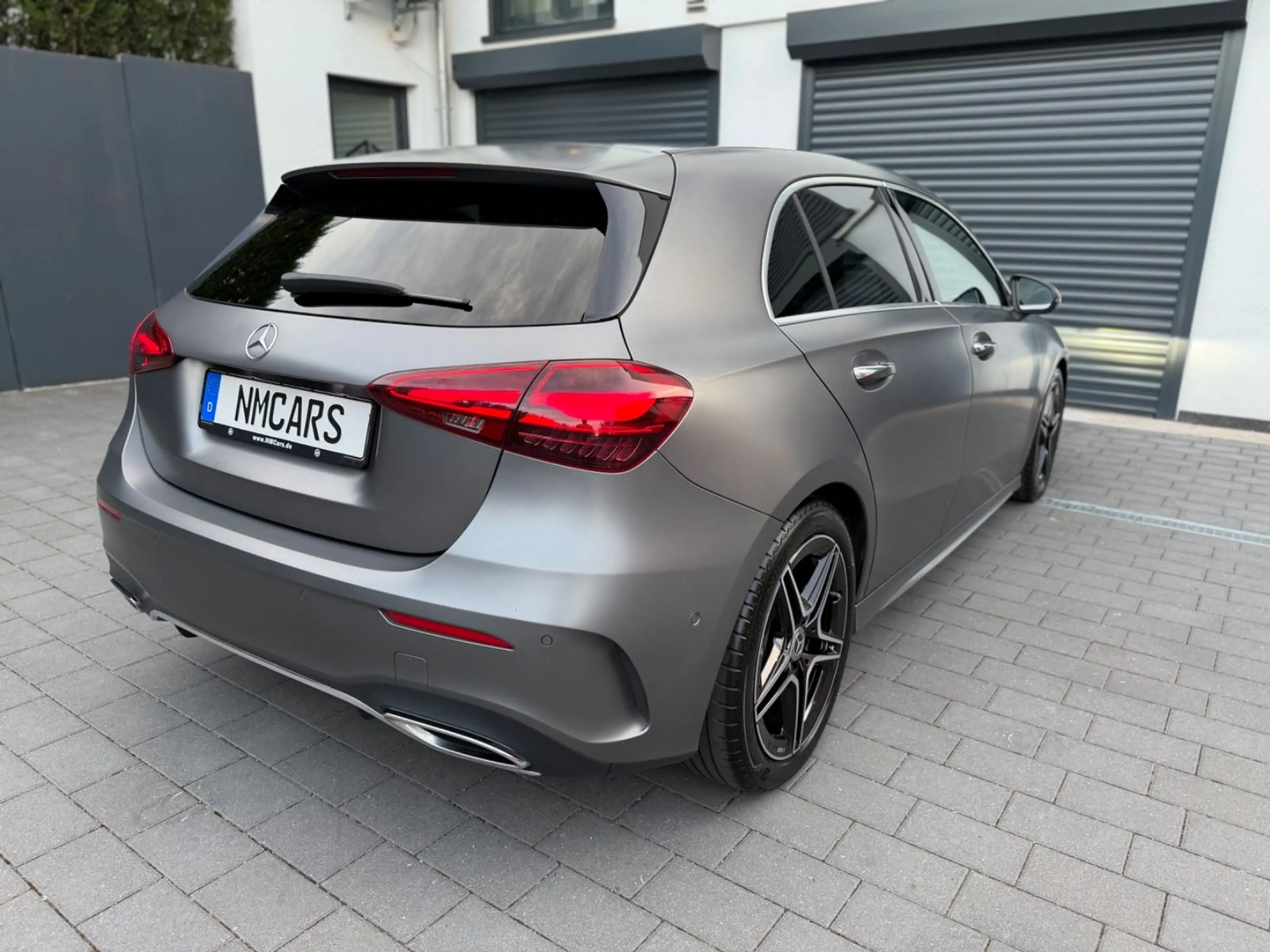 Mercedes-Benz A 220 /AMG-LINE/PANORAMA/LED/KAMERA/AHK/DESIGNO — photo 5