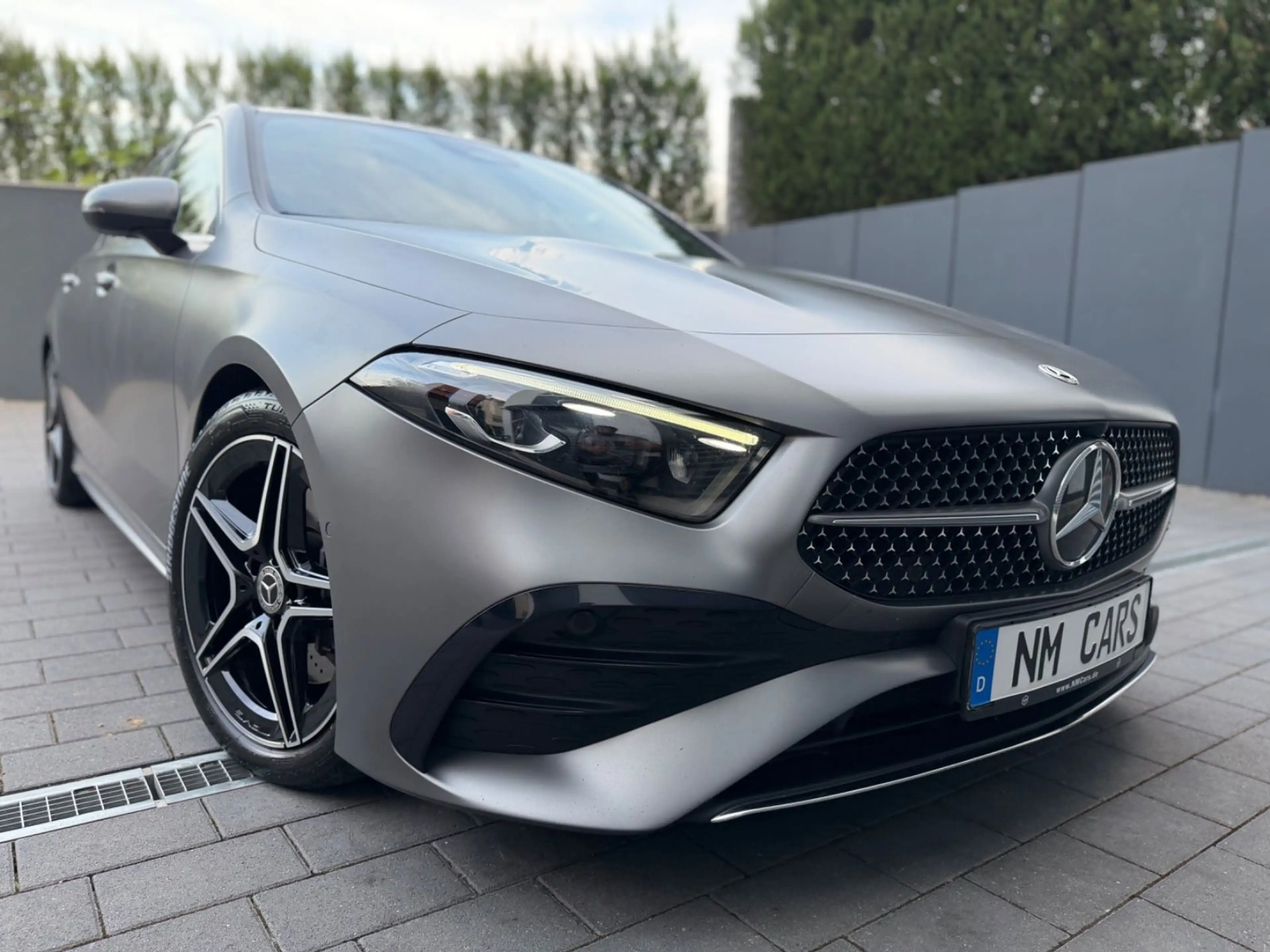 Mercedes-Benz A 220 /AMG-LINE/PANORAMA/LED/KAMERA/AHK/DESIGNO — photo 11