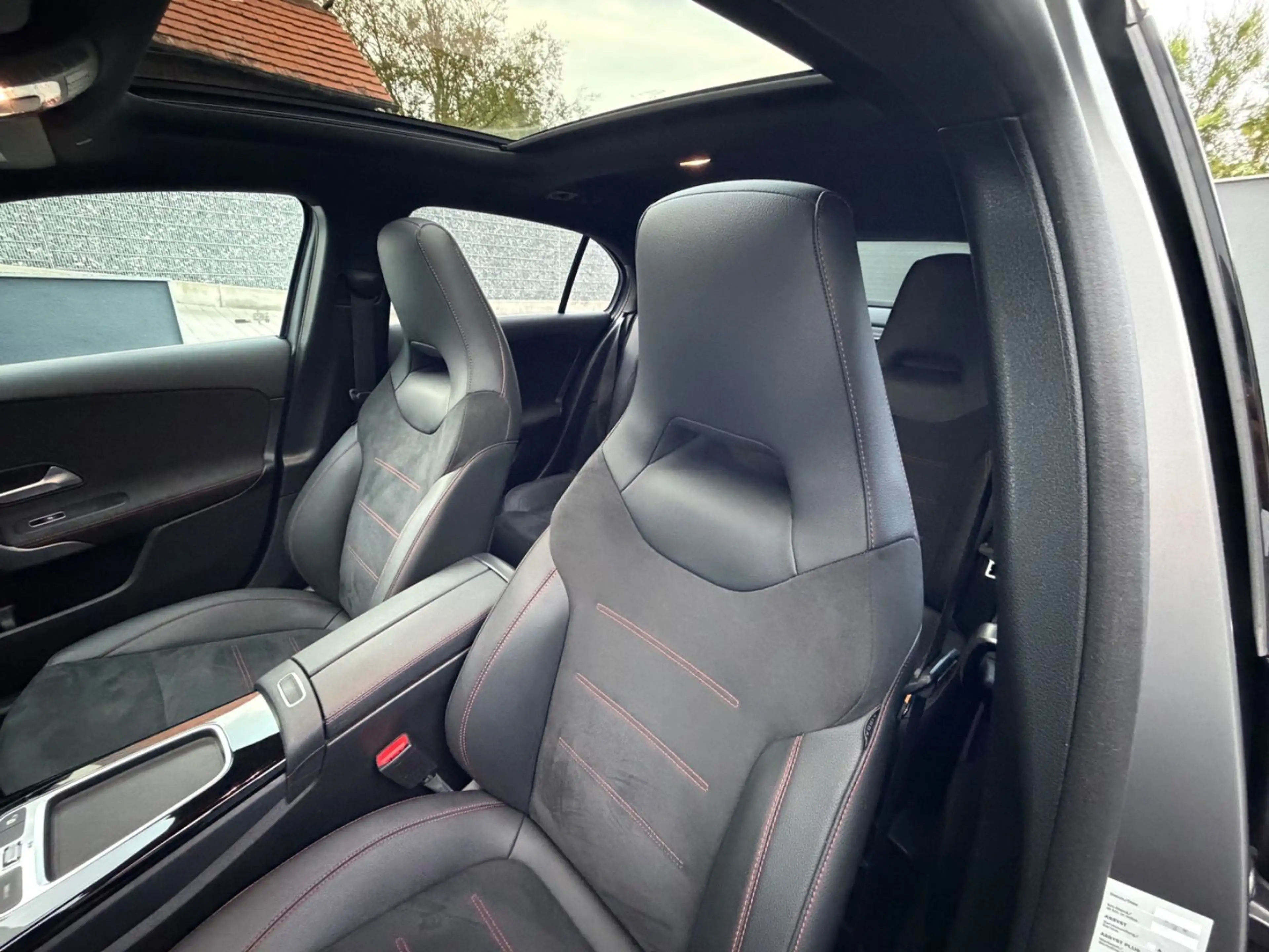 Mercedes-Benz A 220 /AMG-LINE/PANORAMA/LED/KAMERA/AHK/DESIGNO — photo 14