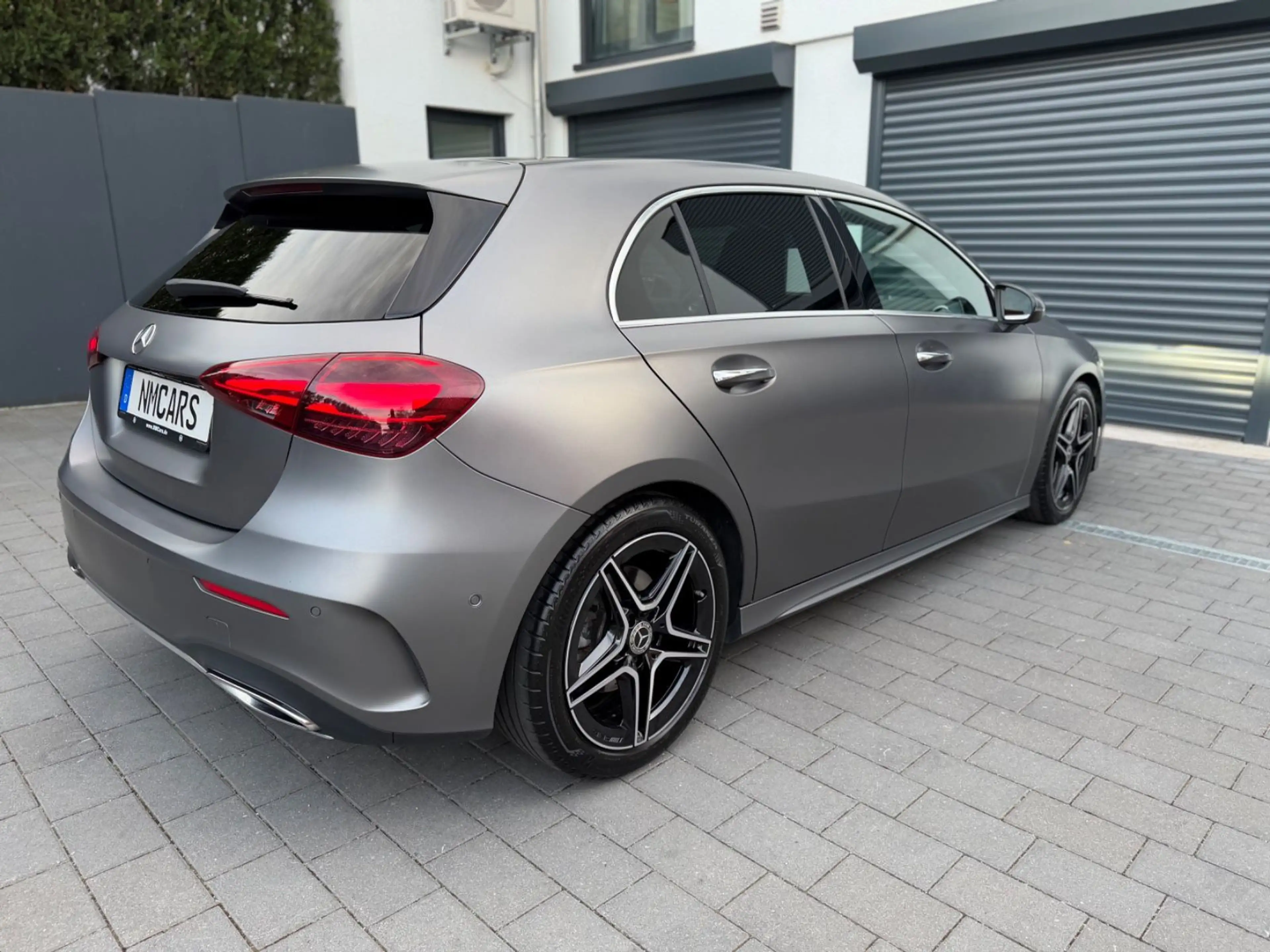 Mercedes-Benz A 220 /AMG-LINE/PANORAMA/LED/KAMERA/AHK/DESIGNO — photo 4