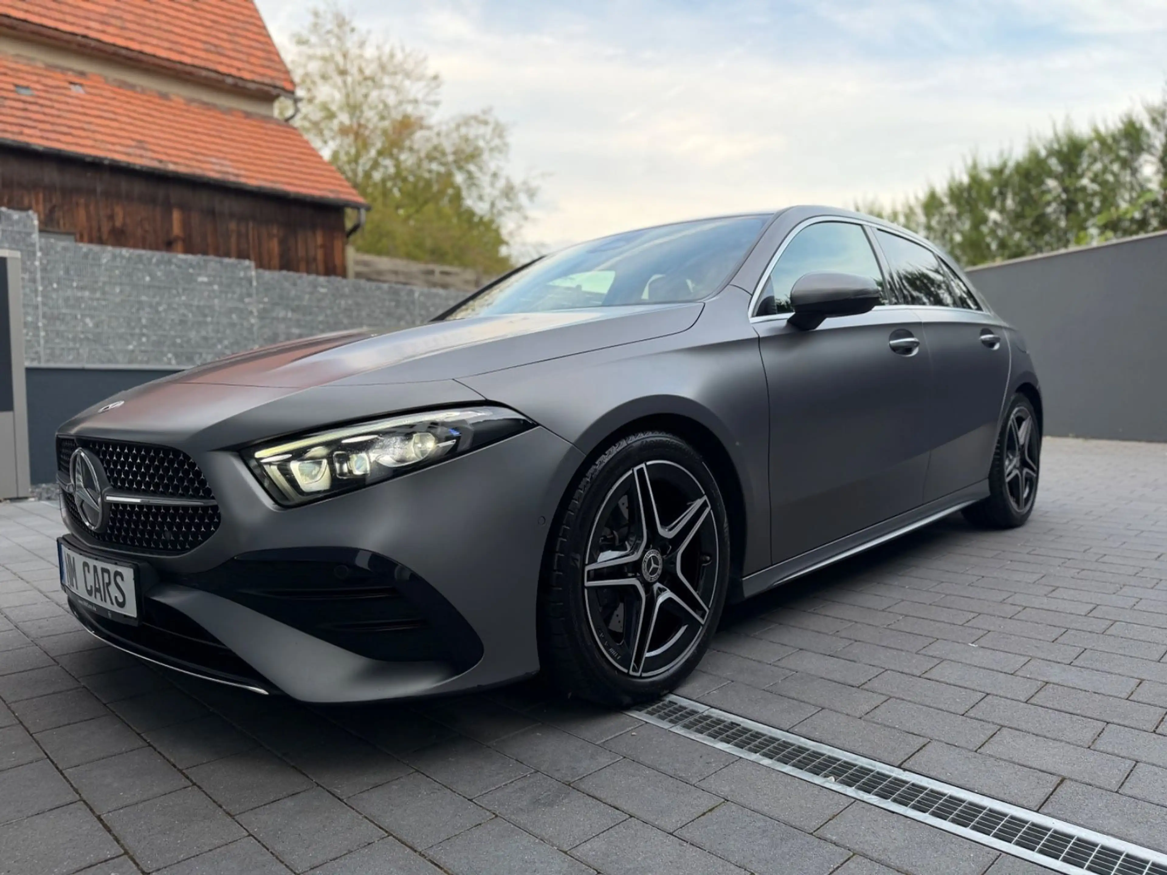 Mercedes-Benz A 220 /AMG-LINE/PANORAMA/LED/KAMERA/AHK/DESIGNO — photo 10