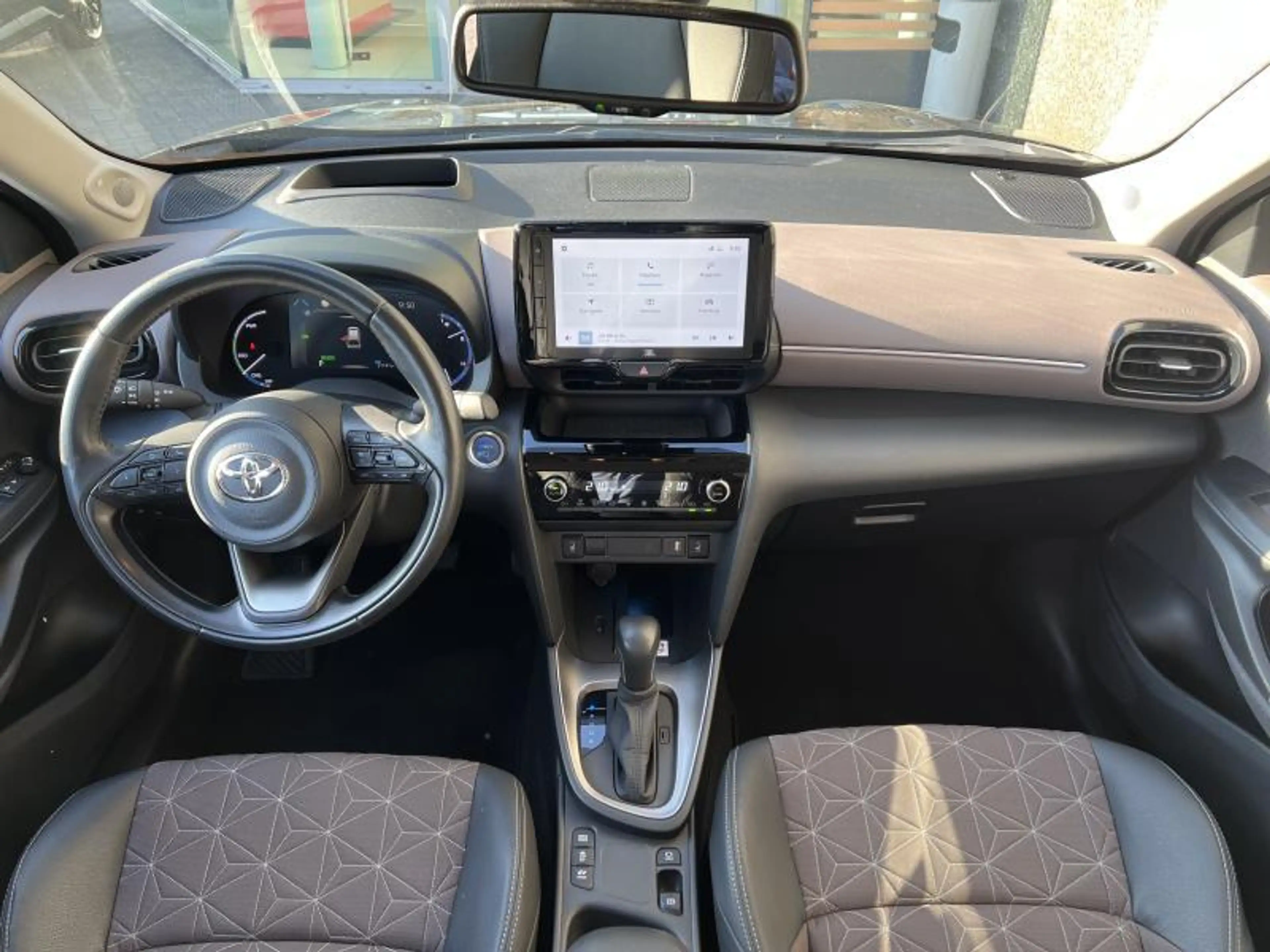 Toyota Yaris Cross 1.5 Hybrid Elegant — photo 14