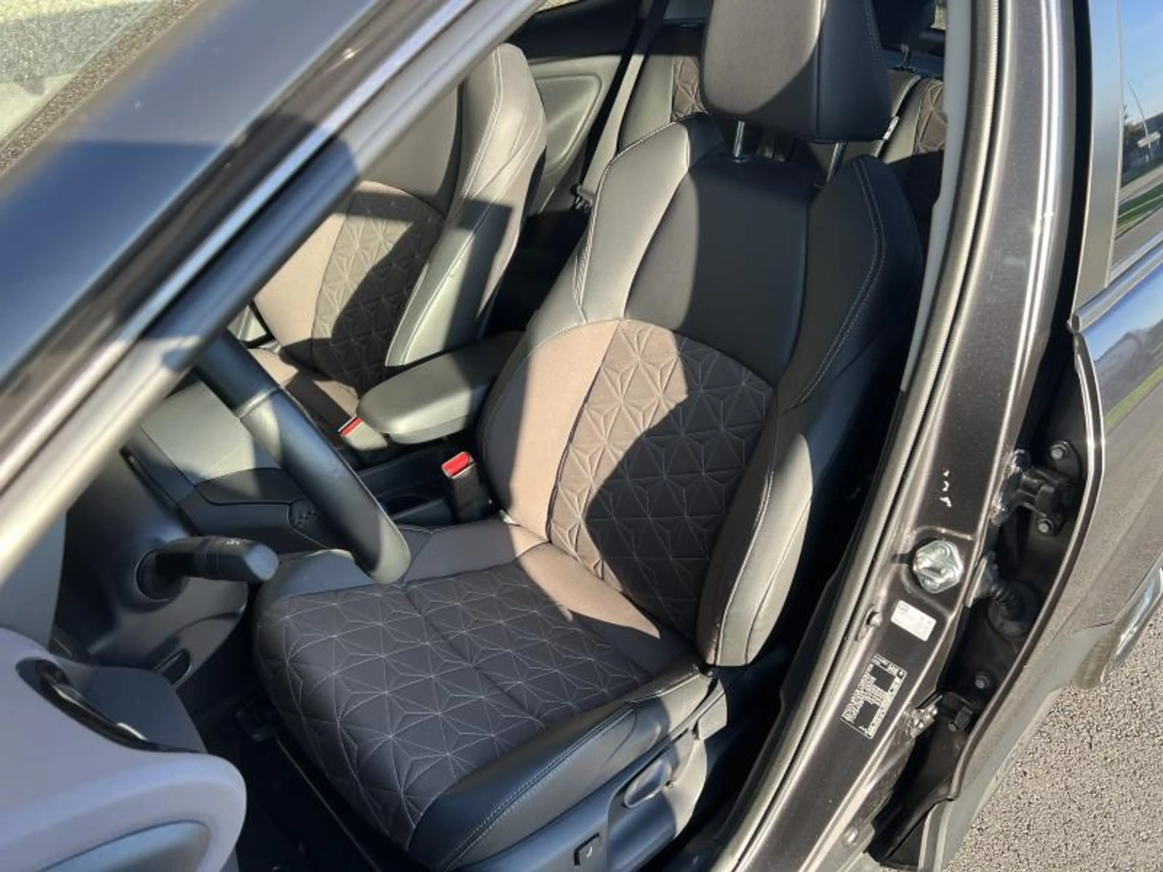 Toyota Yaris Cross 1.5 Hybrid Elegant — photo 12