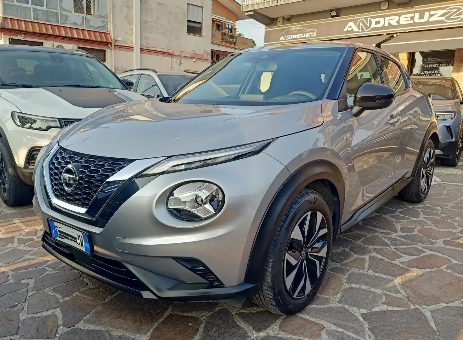 Nissan Juke 1.0 dig-t Connecta 114cv (PREZZO REALE) Grigio - 1