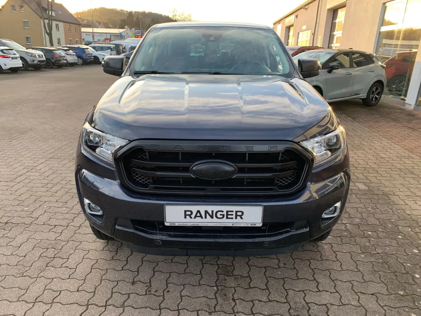 Ford Ranger Limited Doppelkabine 4x4 Rollo ACC AHK Grau - 2
