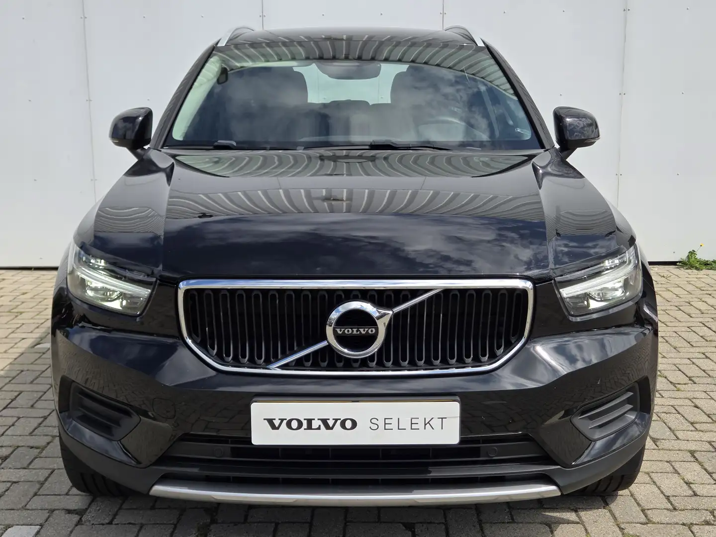 Volvo XC40 T2 Momentum Business | 19'' | Intellisafe | Keyles Noir - 2