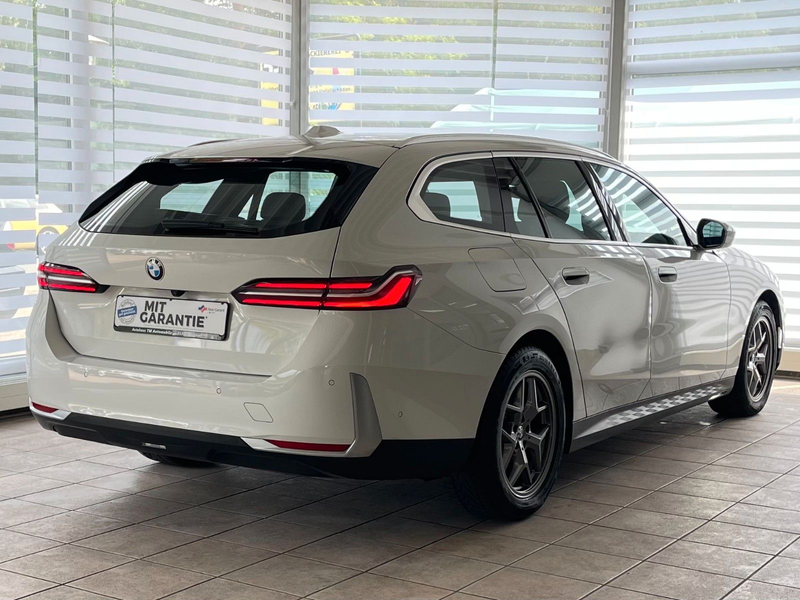 BMW 520 d Neues Modell KAM Sportsitze DA Unfallfrei — photo 3