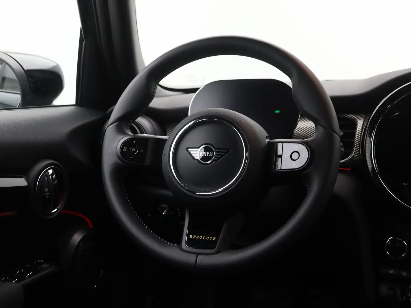 MINI Cooper 5-deurs Resolute Edition Aut. Groen - 2