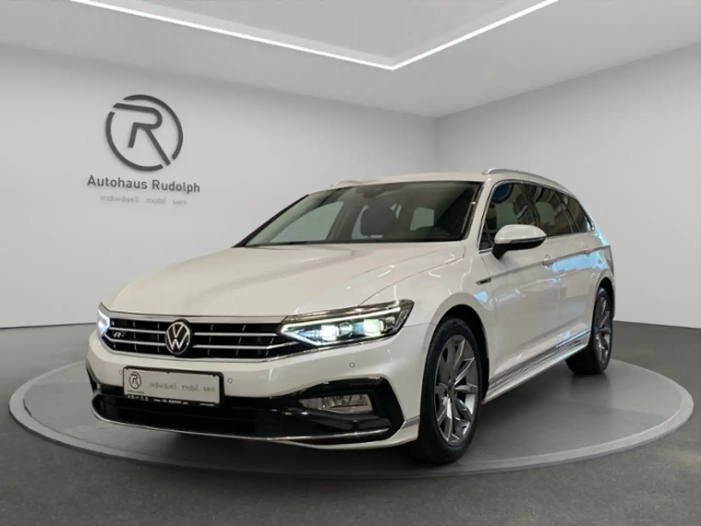 Volkswagen Passat Variant 2.0 TDI DSG Elegance R-Line / Navi Weiß - 2