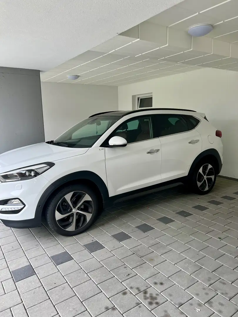 Hyundai TUCSON 2.0 CRDi 4WD Automatik Premium Weiß - 1
