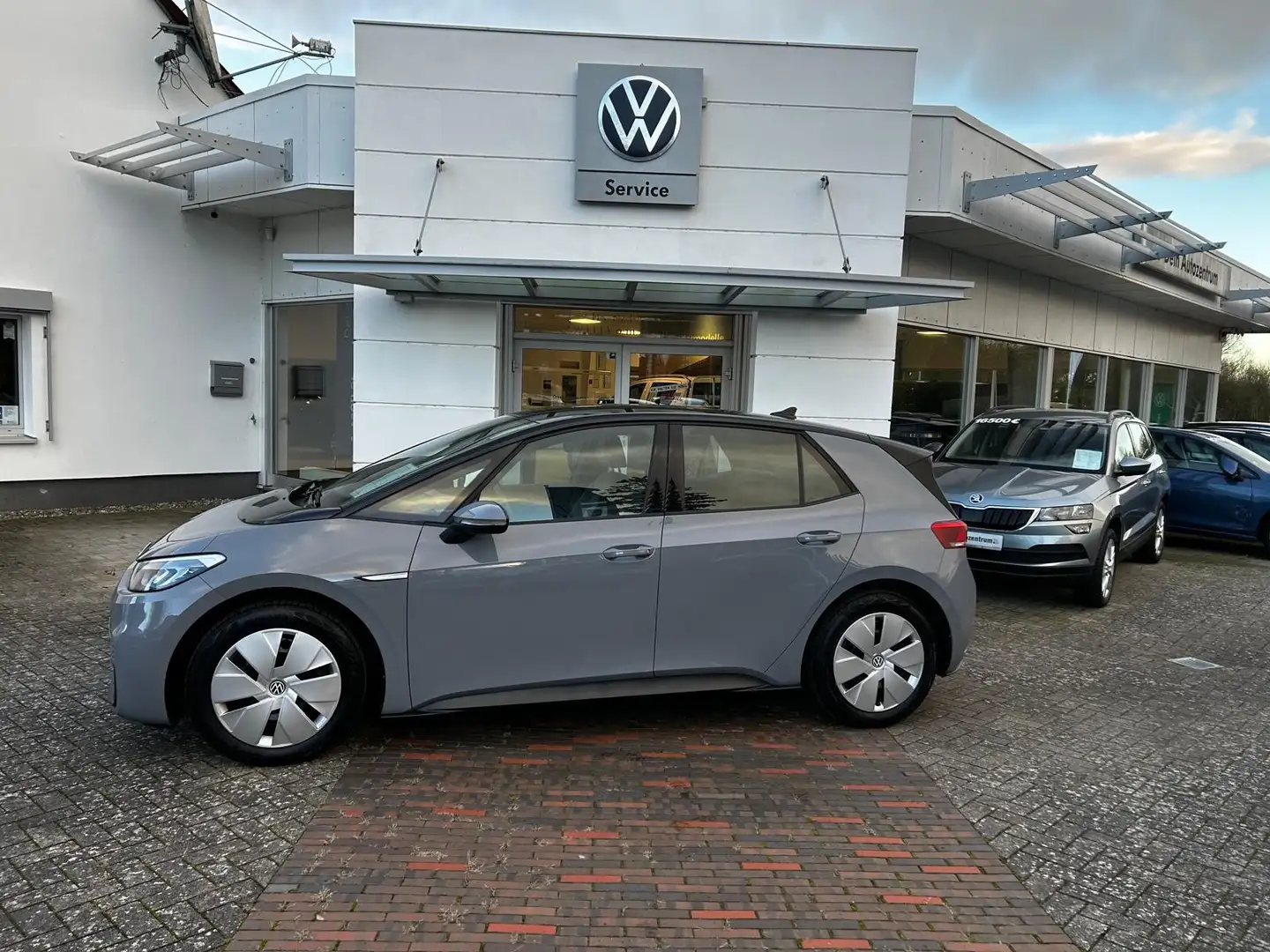 Volkswagen ID.3 Pure Performance 45kWh Grau - 2