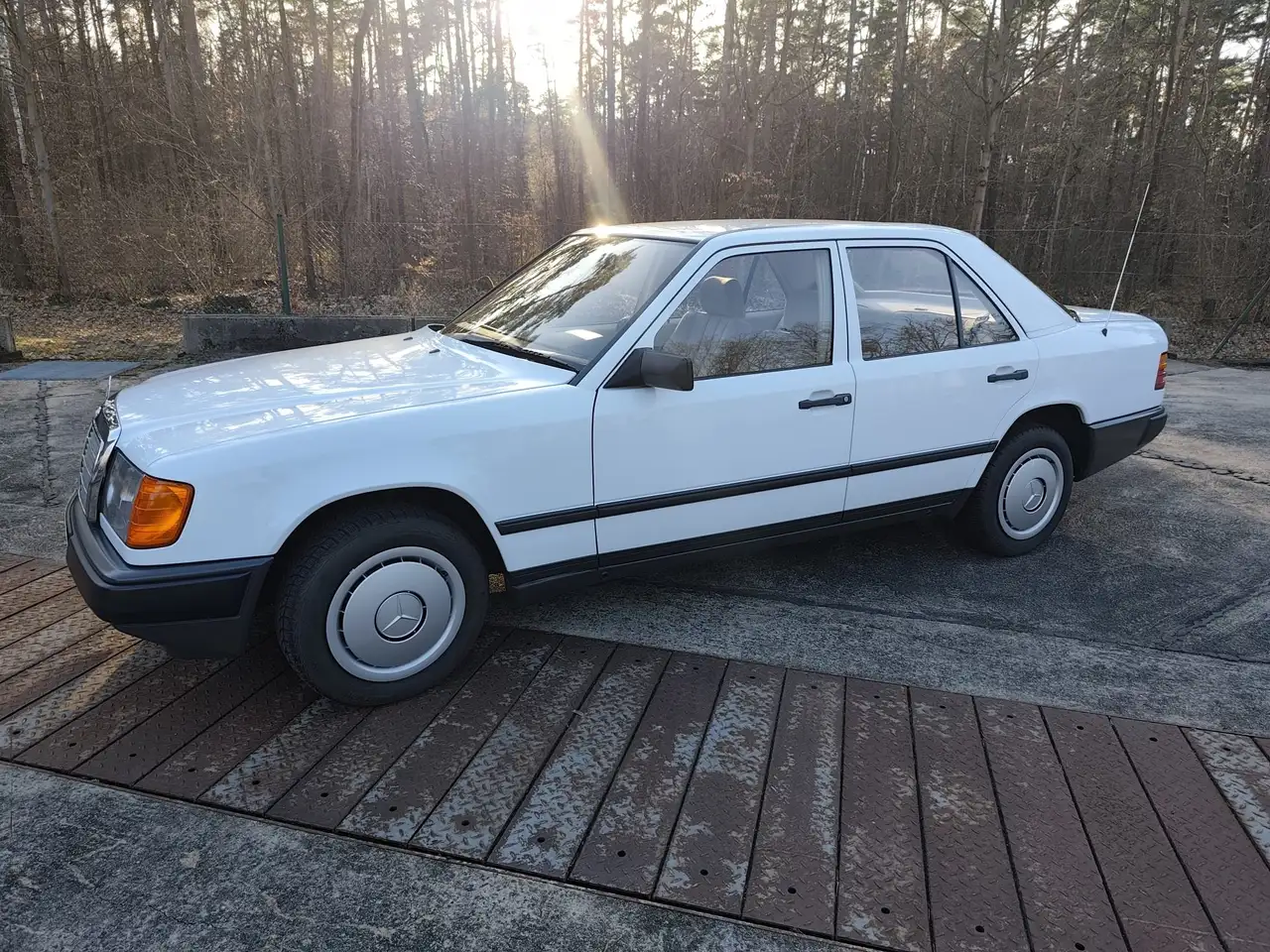 Mercedes-Benz E 200 E-Klasse D Mercedes-Benz W124 200 Diesel "Mopf 0" 69.000km AHK TÜV Neu 2028, foto 5