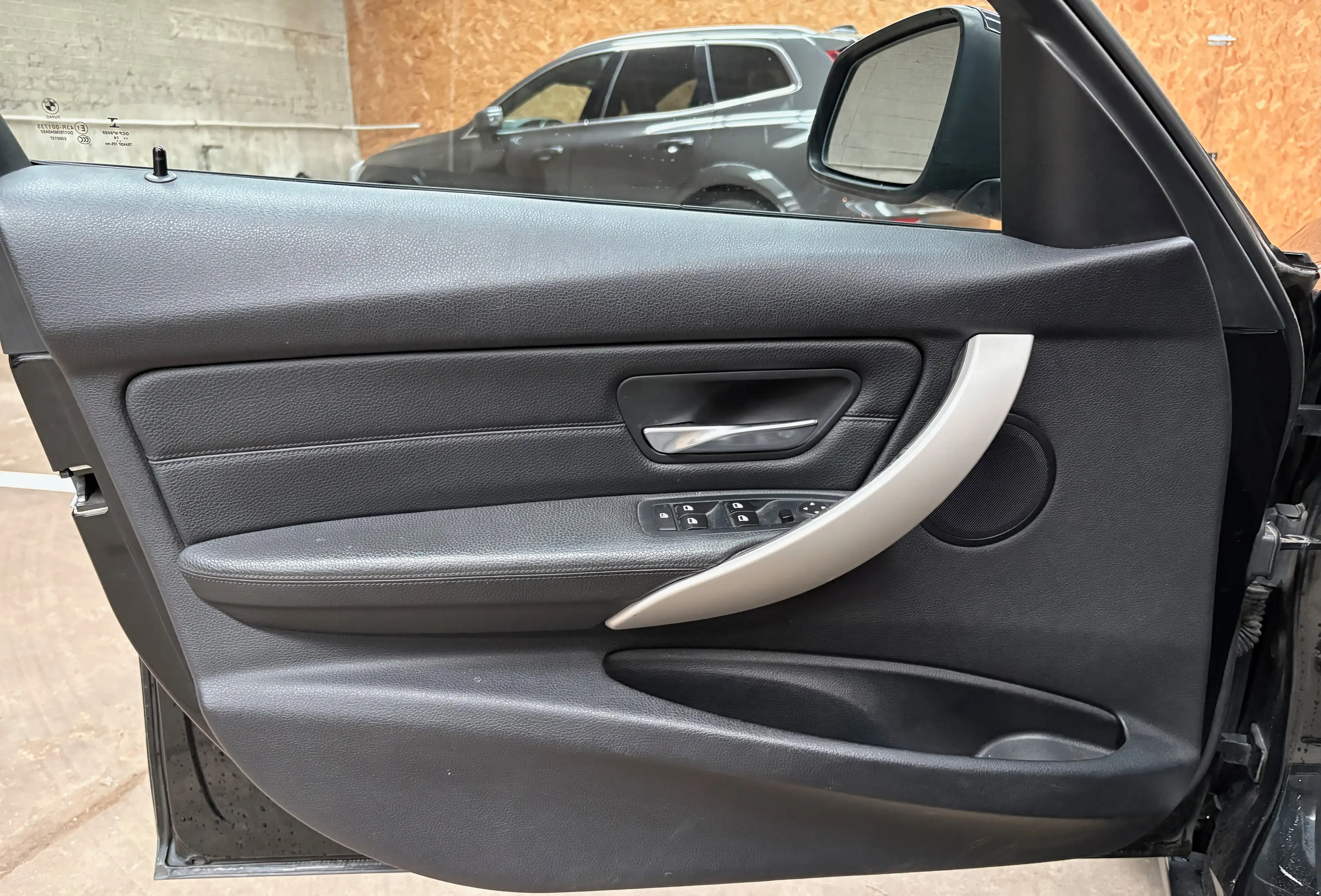 BMW 316 iA / AUTO / CUIR / NAVI / GARANTIE 12 MOIS — photo 8