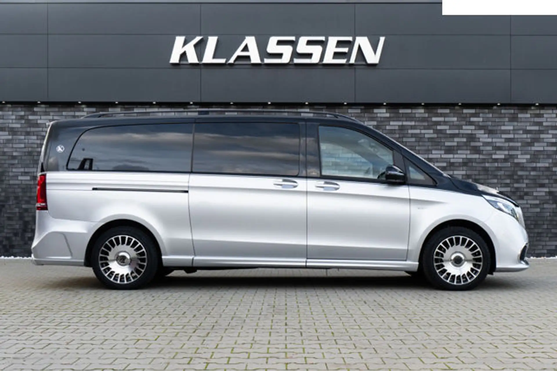 벤츠 V-Class V 220 2026 화이트 사진 3