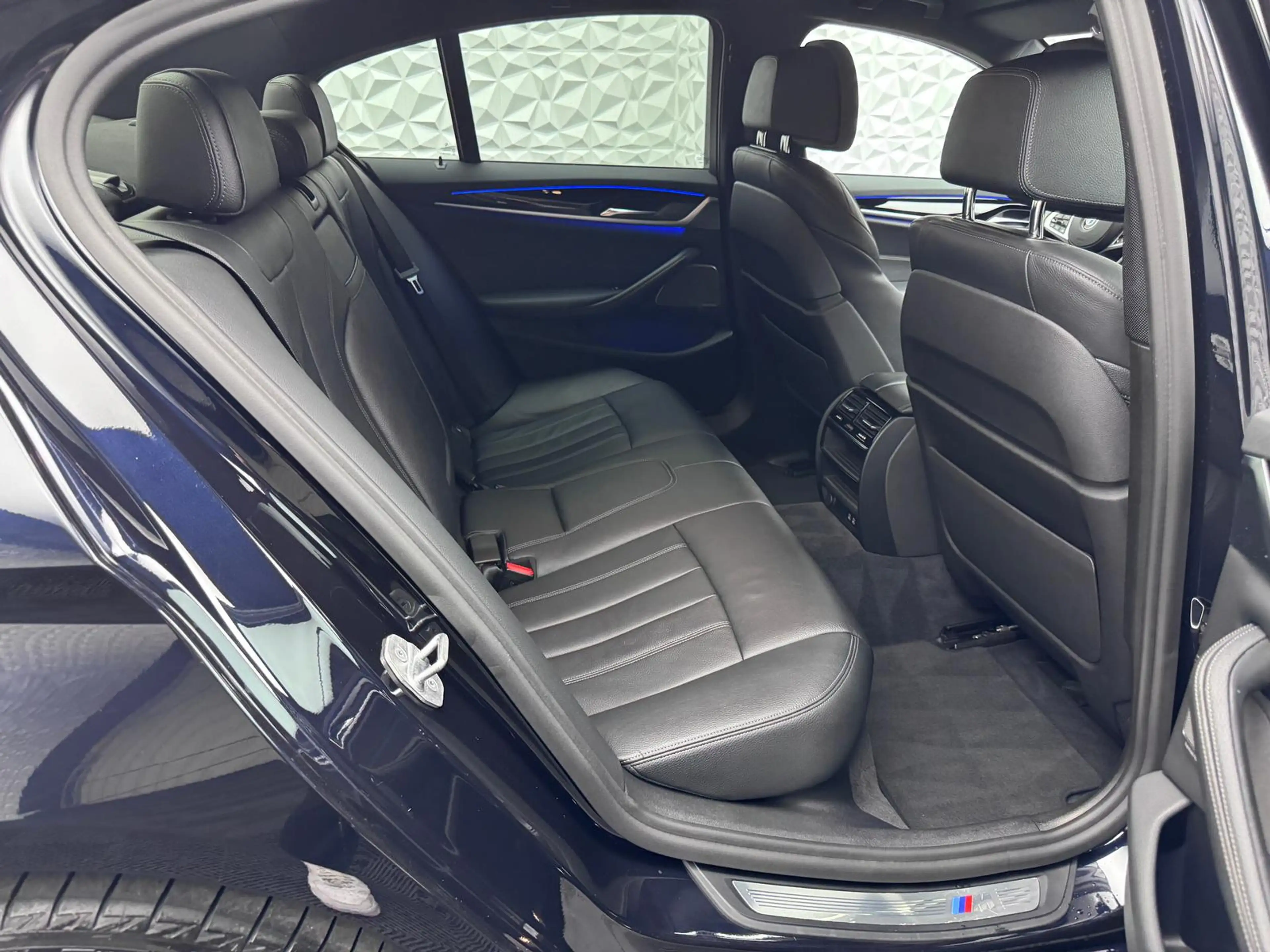 BMW 530 d M-PAKET*ACC*H&K*KEYLESS*HUD*R-CAM*DAB*LIVE — photo 15