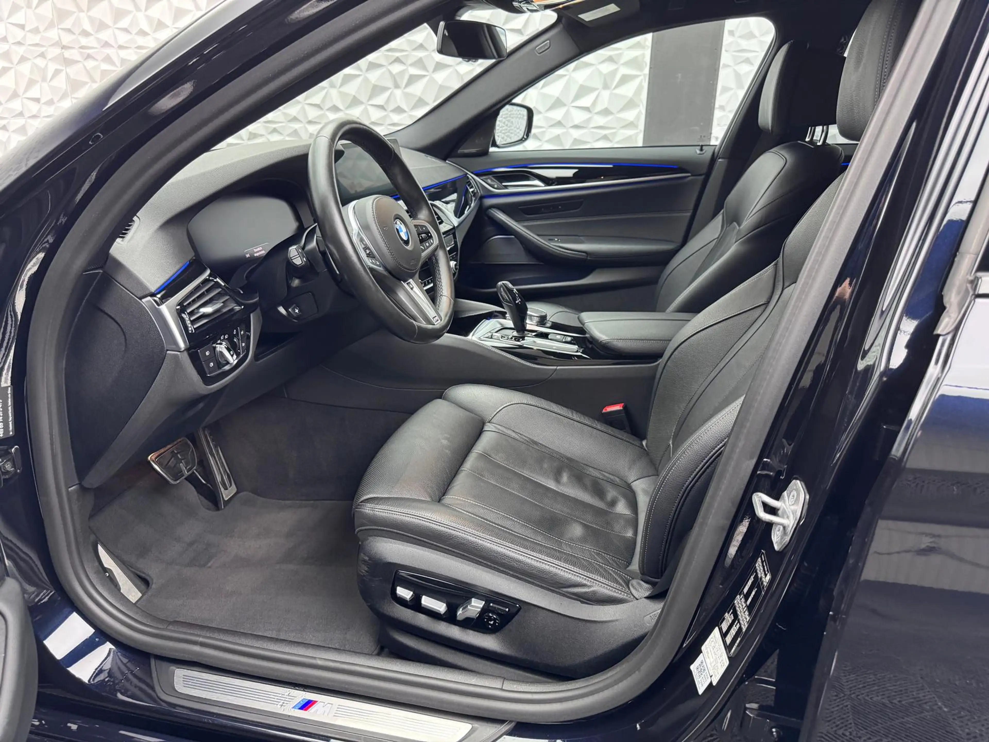 BMW 530 d M-PAKET*ACC*H&K*KEYLESS*HUD*R-CAM*DAB*LIVE — photo 8