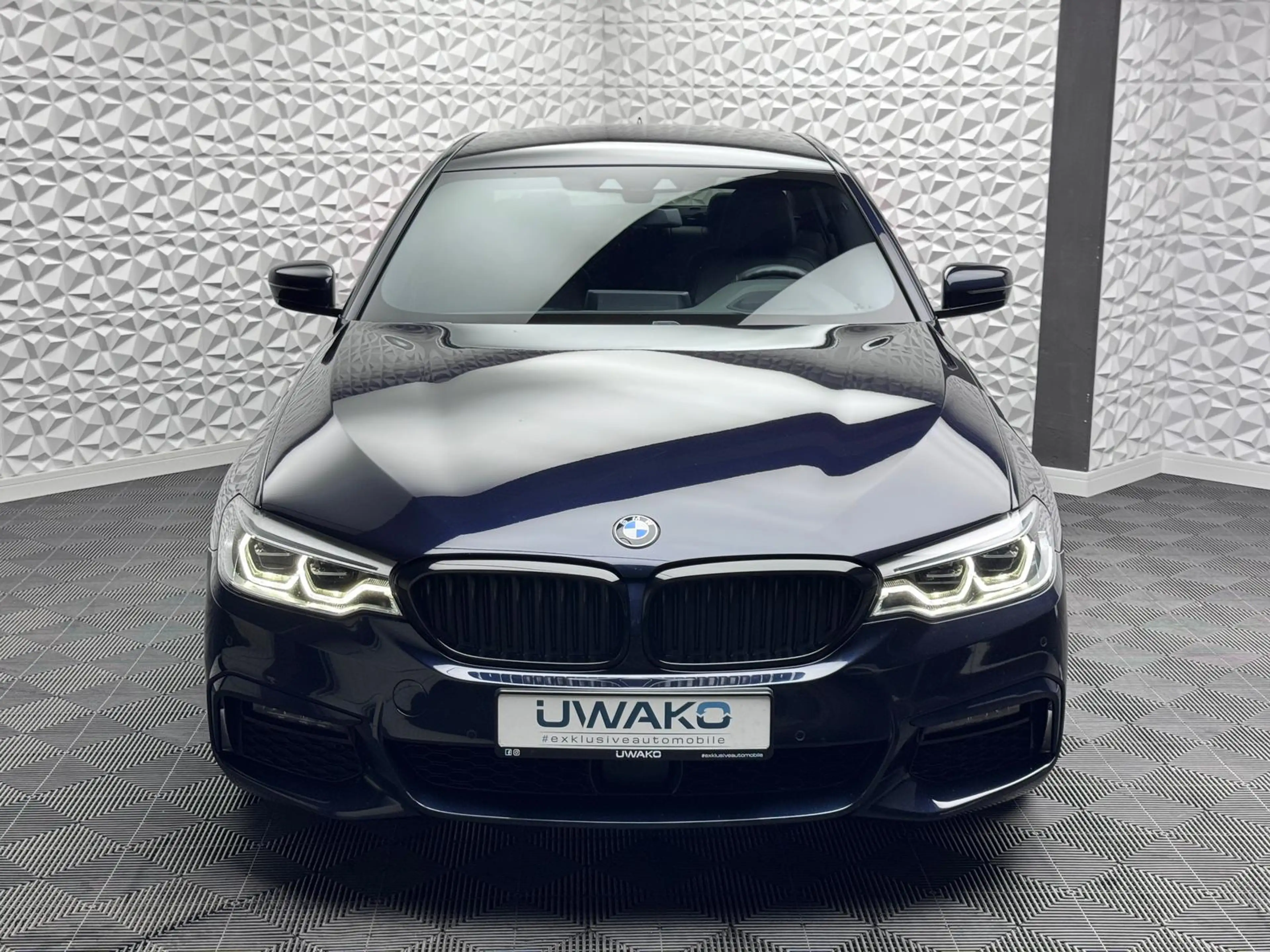 BMW 530 d M-PAKET*ACC*H&K*KEYLESS*HUD*R-CAM*DAB*LIVE — photo 6