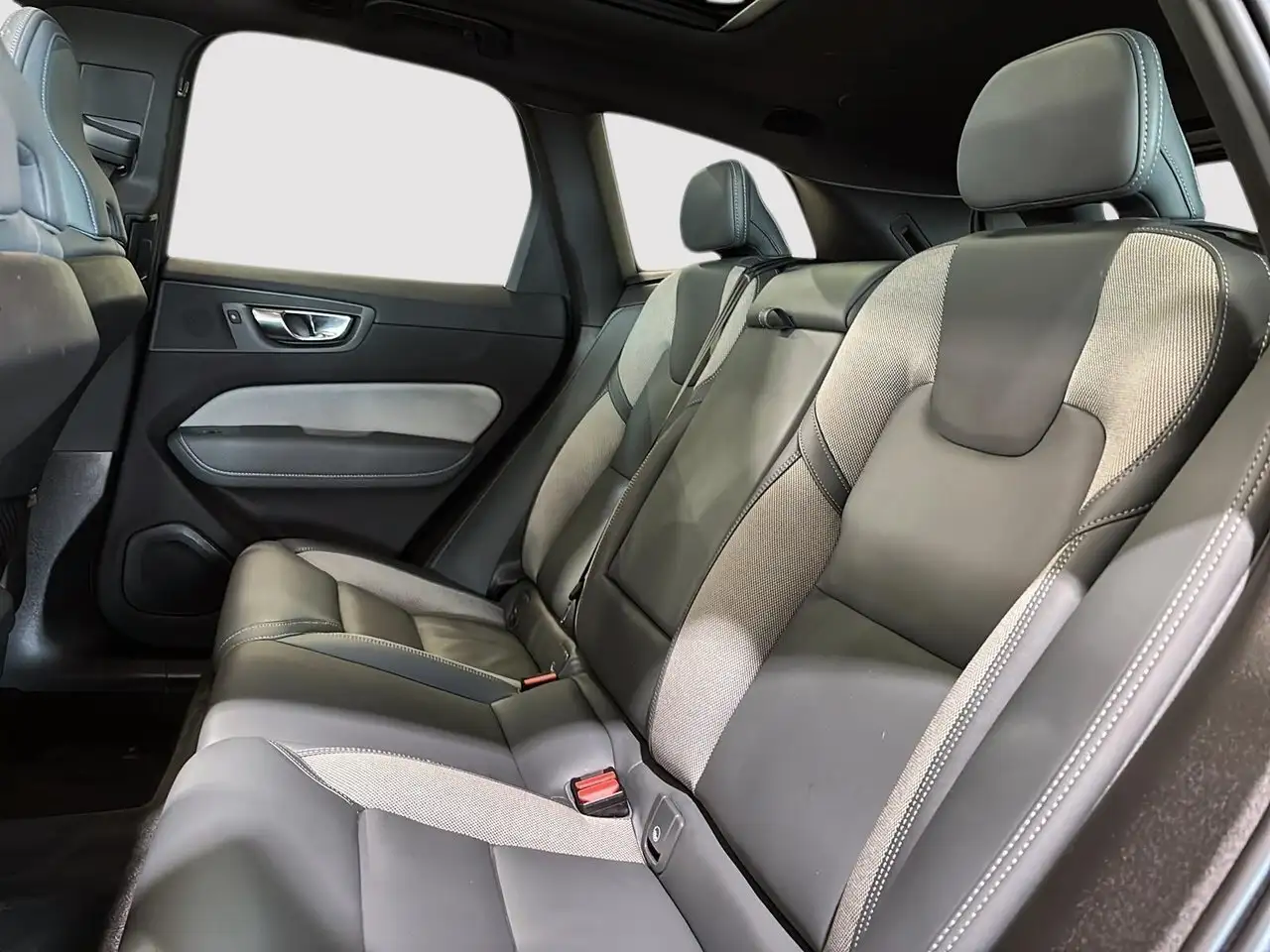 Volvo XC60 снимка Volvo XC60