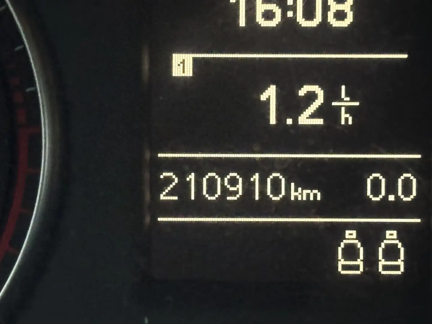 Audi A1 1,6 TDI Attraction Schwarz - 2