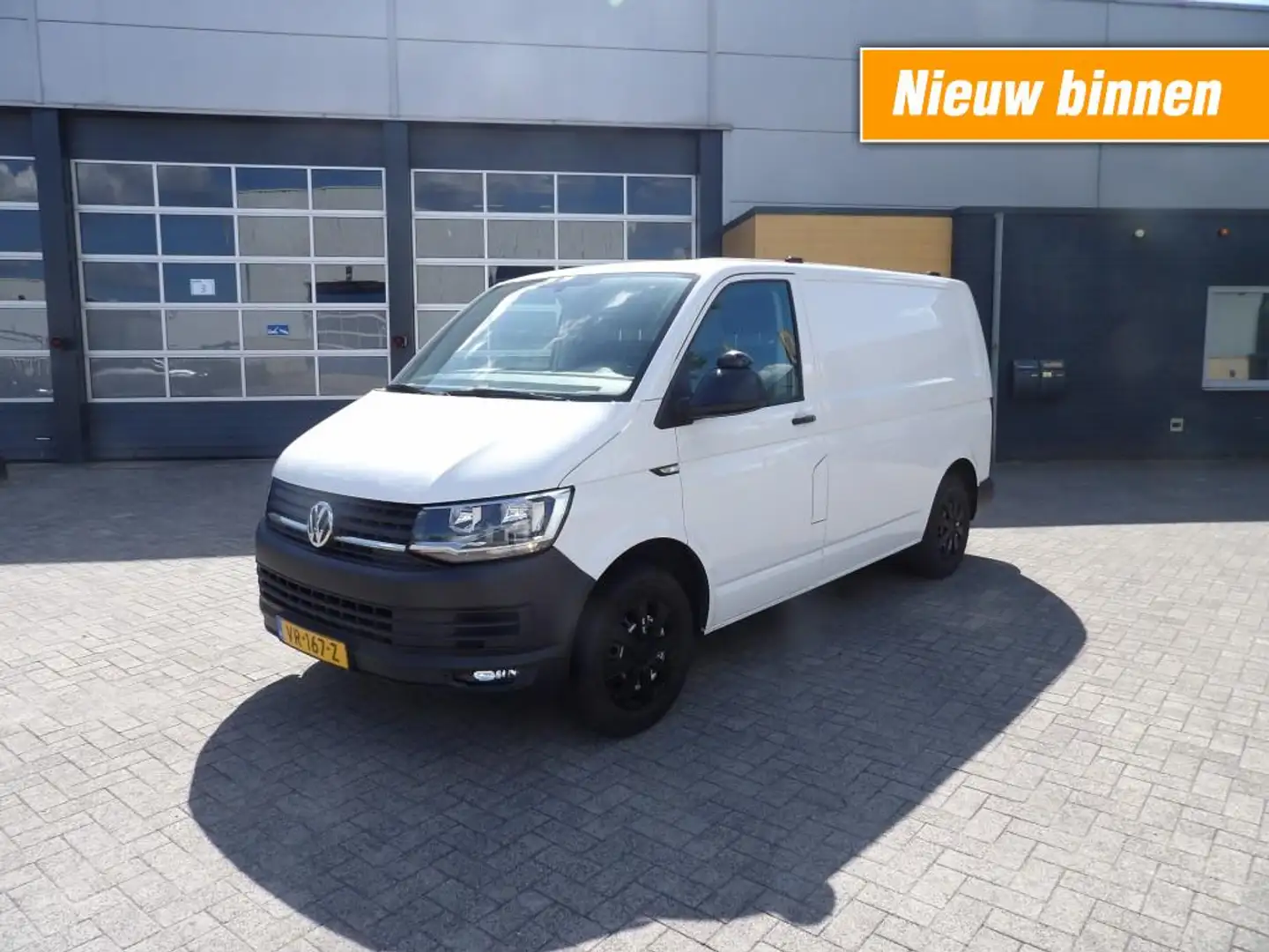 Volkswagen Transporter 2.0 TDI - airco - cruise - trekhaak - zeer nette s Wit - 1