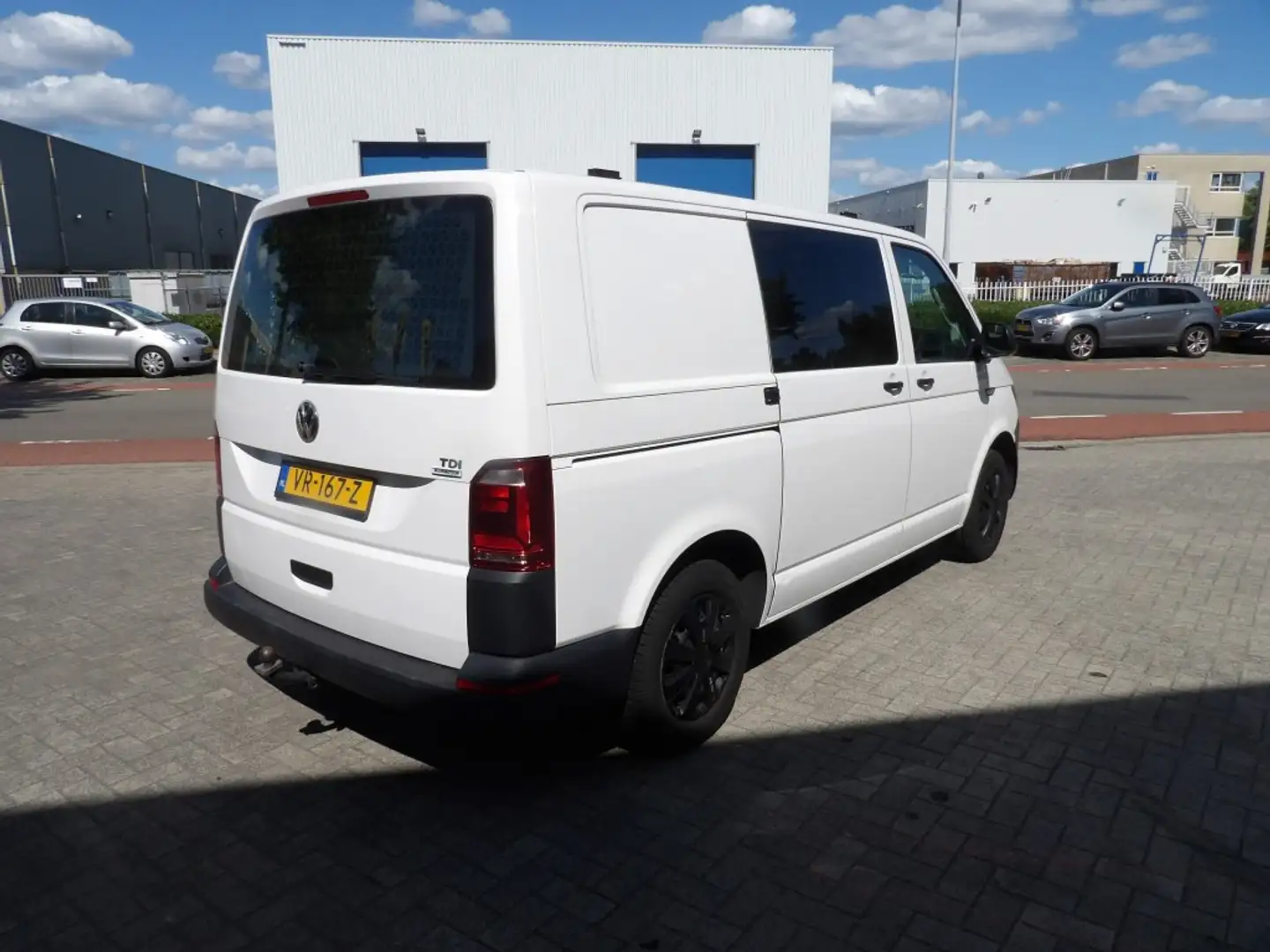 Volkswagen Transporter 2.0 TDI - airco - cruise - trekhaak - zeer nette s Wit - 2