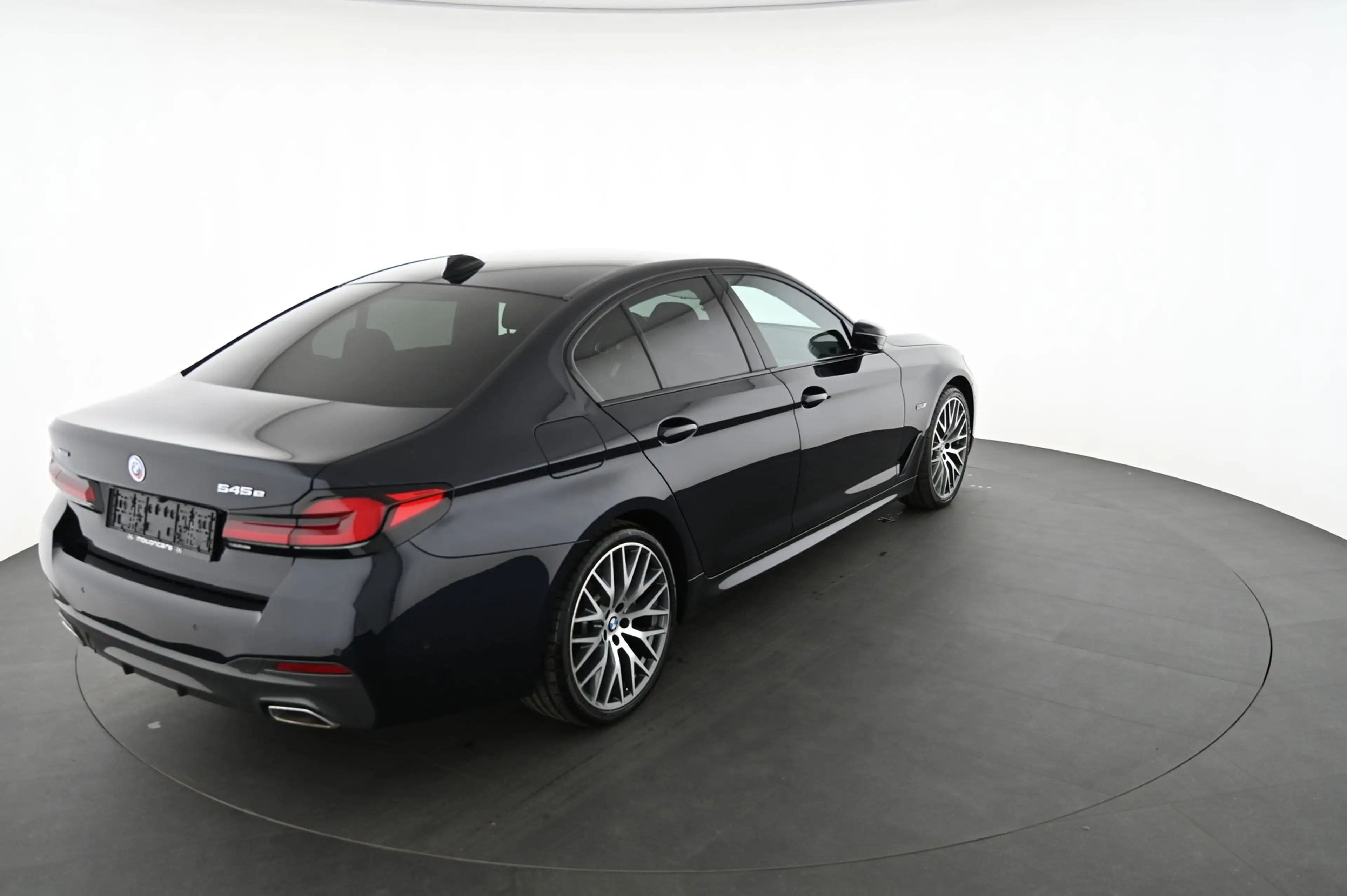 BMW 545 - 545 e xDrive M Sport Aut. — photo 2