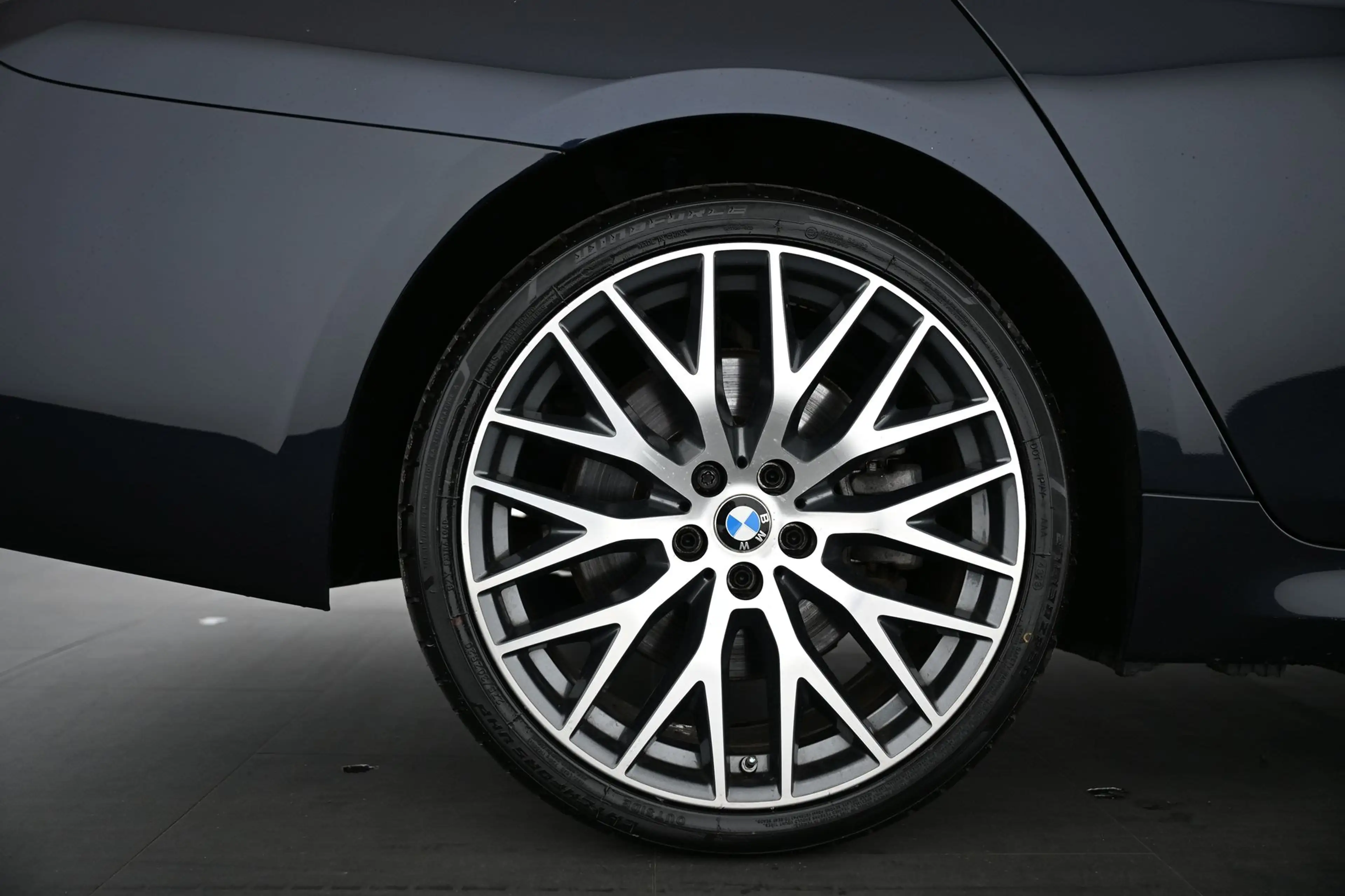 BMW 545 - 545 e xDrive M Sport Aut. — photo 17