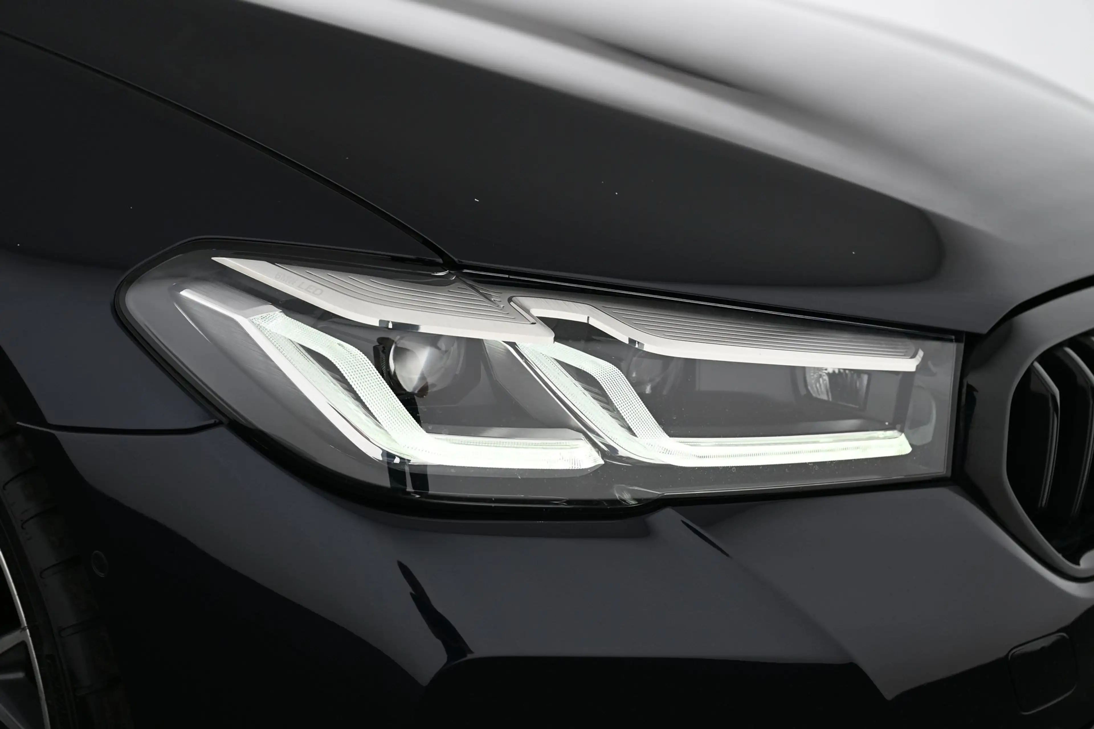BMW 545 - 545 e xDrive M Sport Aut. — photo 16