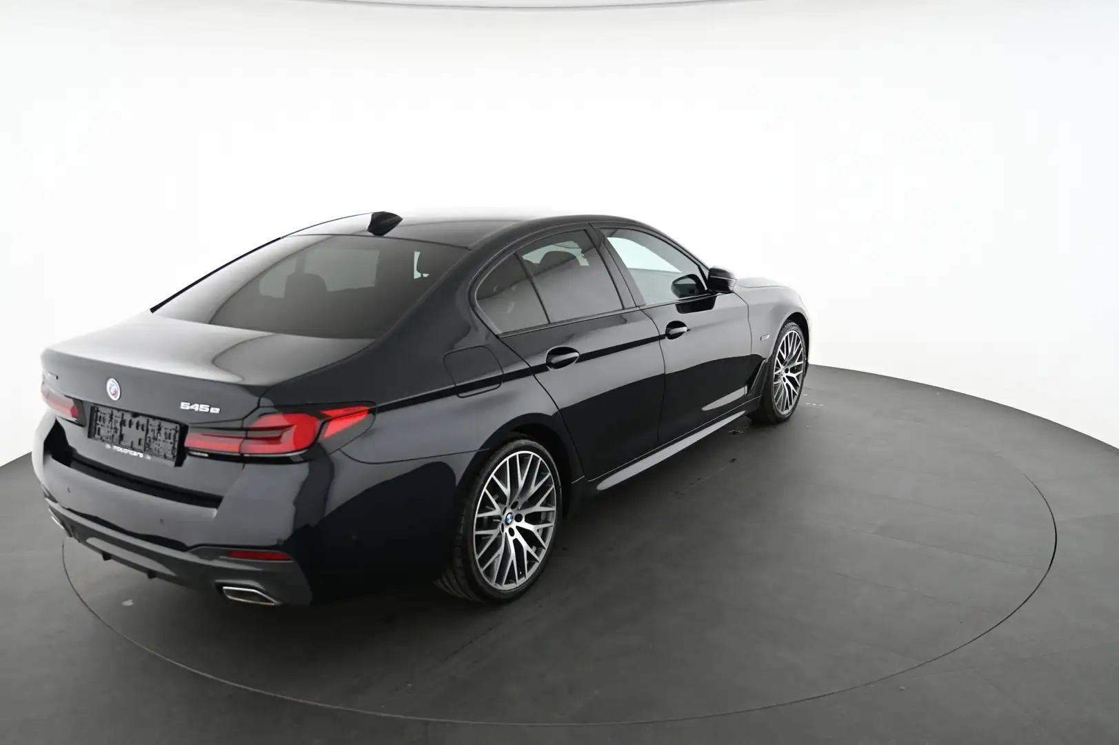 BMW 545 - 545 e xDrive M Sport Aut. Schwarz - 2