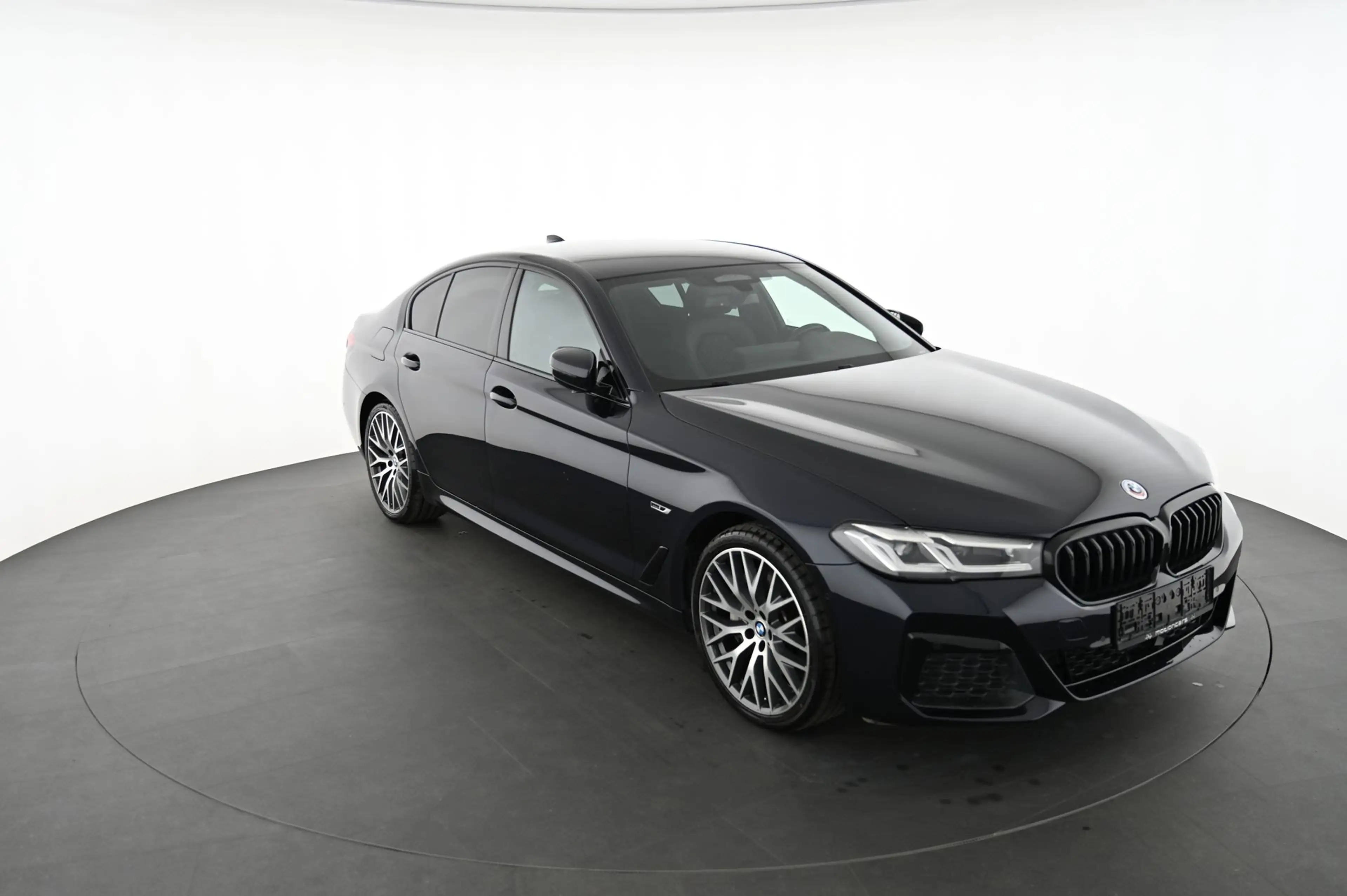BMW 545 - 545 e xDrive M Sport Aut. — photo 10