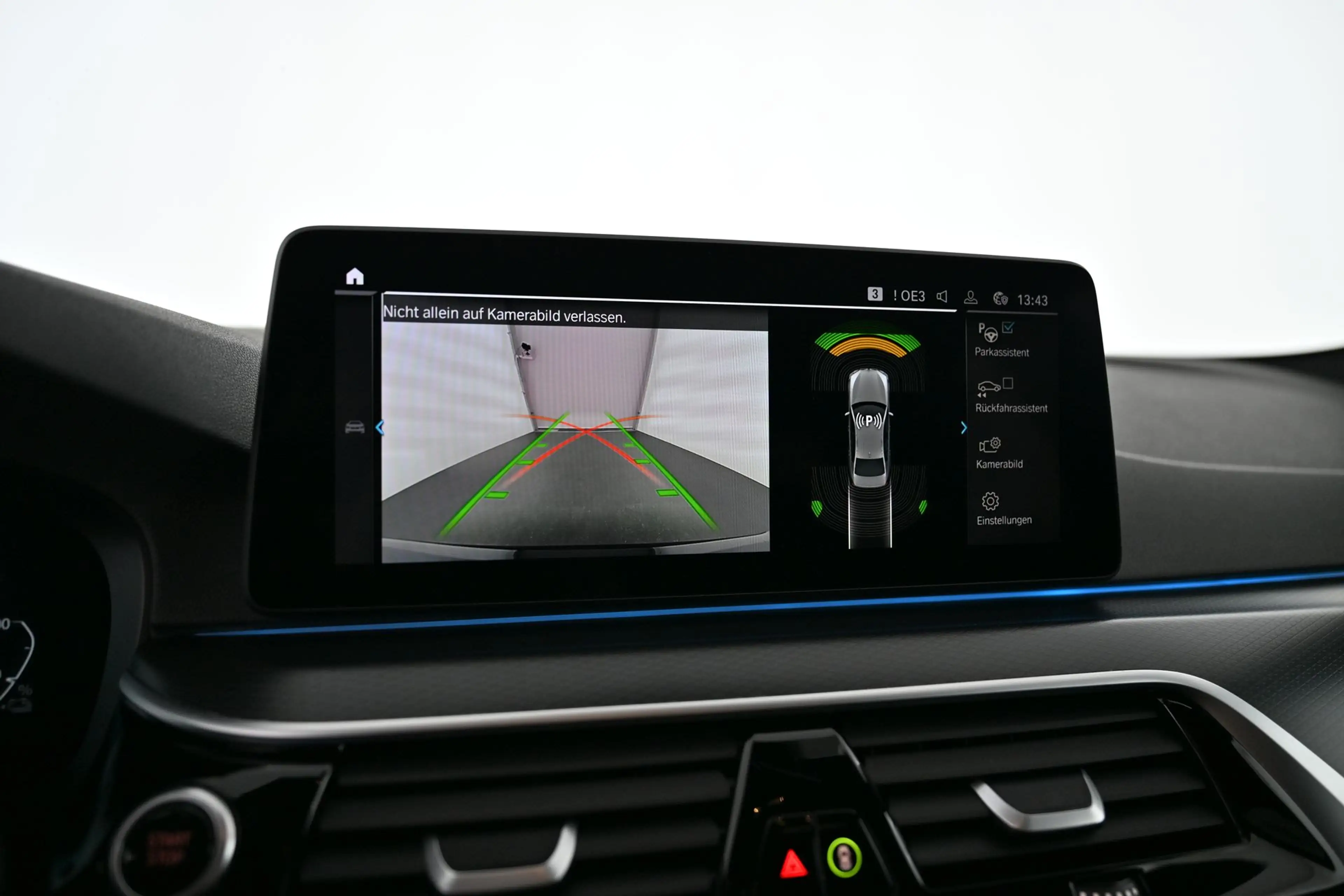 BMW 545 - 545 e xDrive M Sport Aut. — photo 23