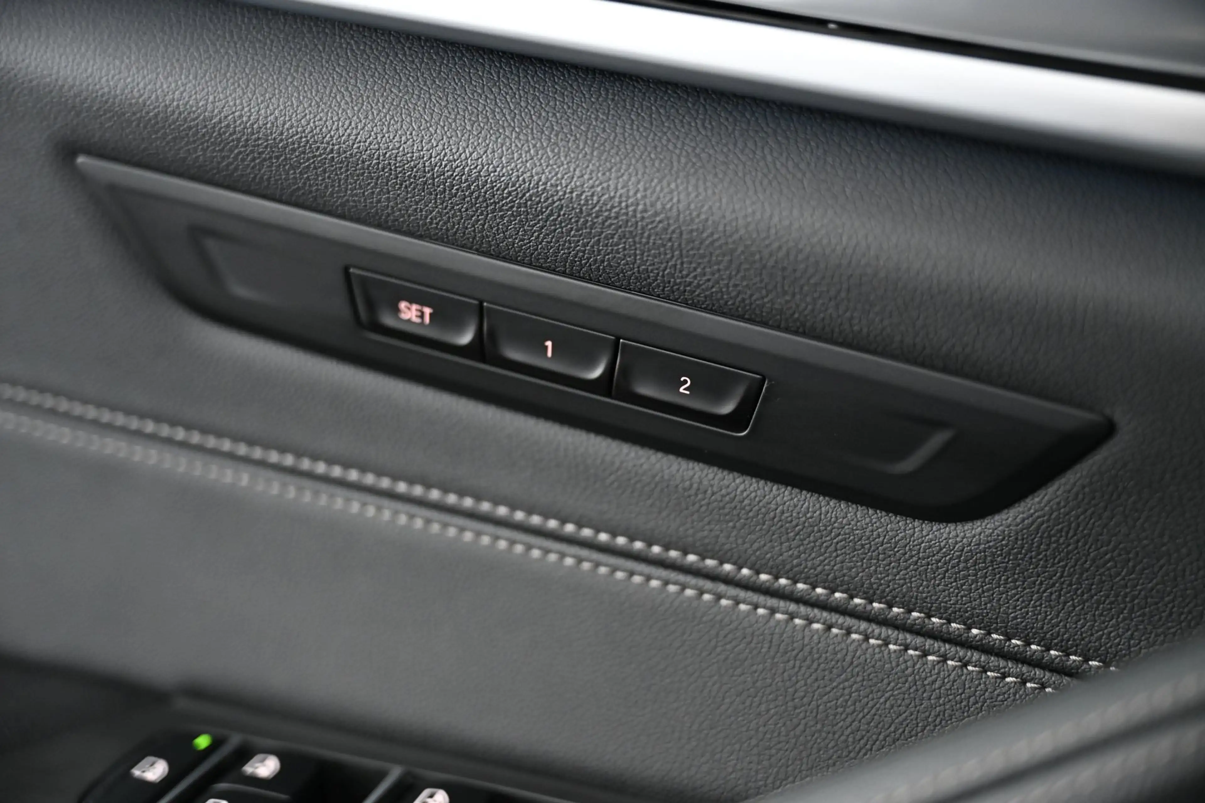 BMW 545 - 545 e xDrive M Sport Aut. — photo 33