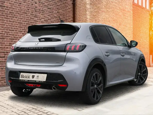 Peugeot 208 view 4