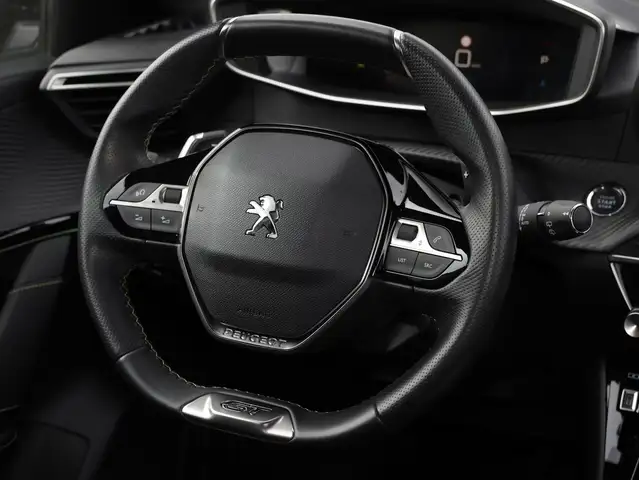 Peugeot 208 view 13
