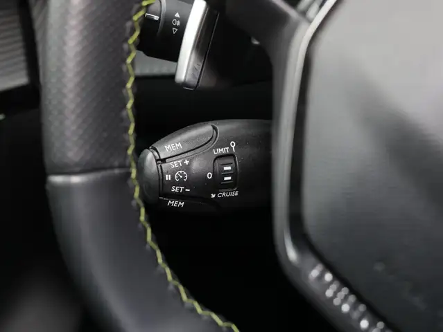 Peugeot 208 view 15