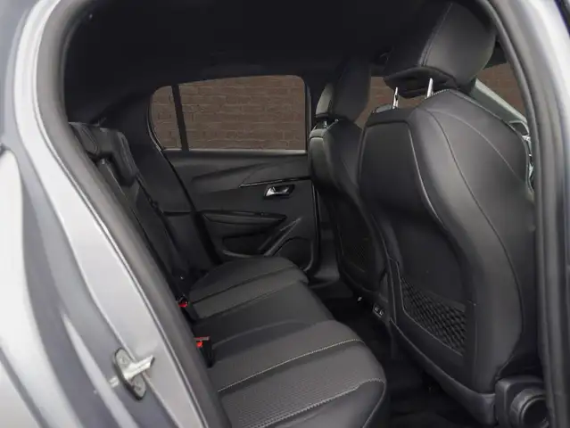 Peugeot 208 view 10